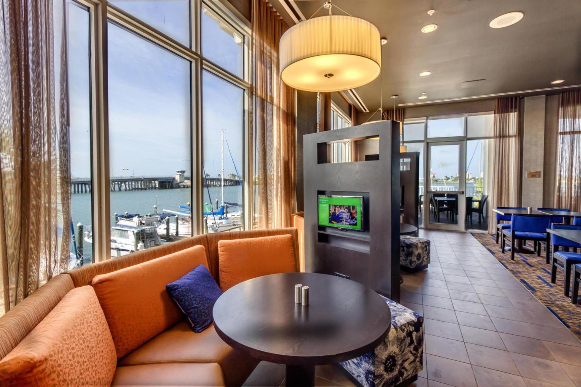 Courtyard by Marriott St. Petersburg Clearwater/Madeira Beach photo 3