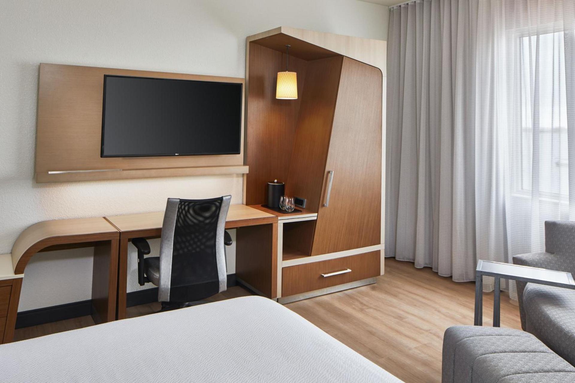 Courtyard by Marriott St. Petersburg Clearwater/Madeira Beach photo 52