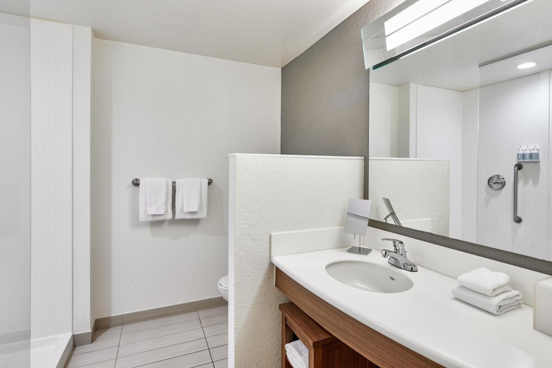 Courtyard by Marriott St. Petersburg Clearwater/Madeira Beach photo 53