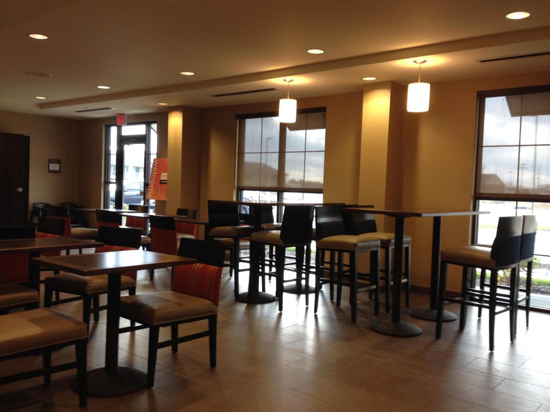 Comfort Suites-Youngstown North photo 46