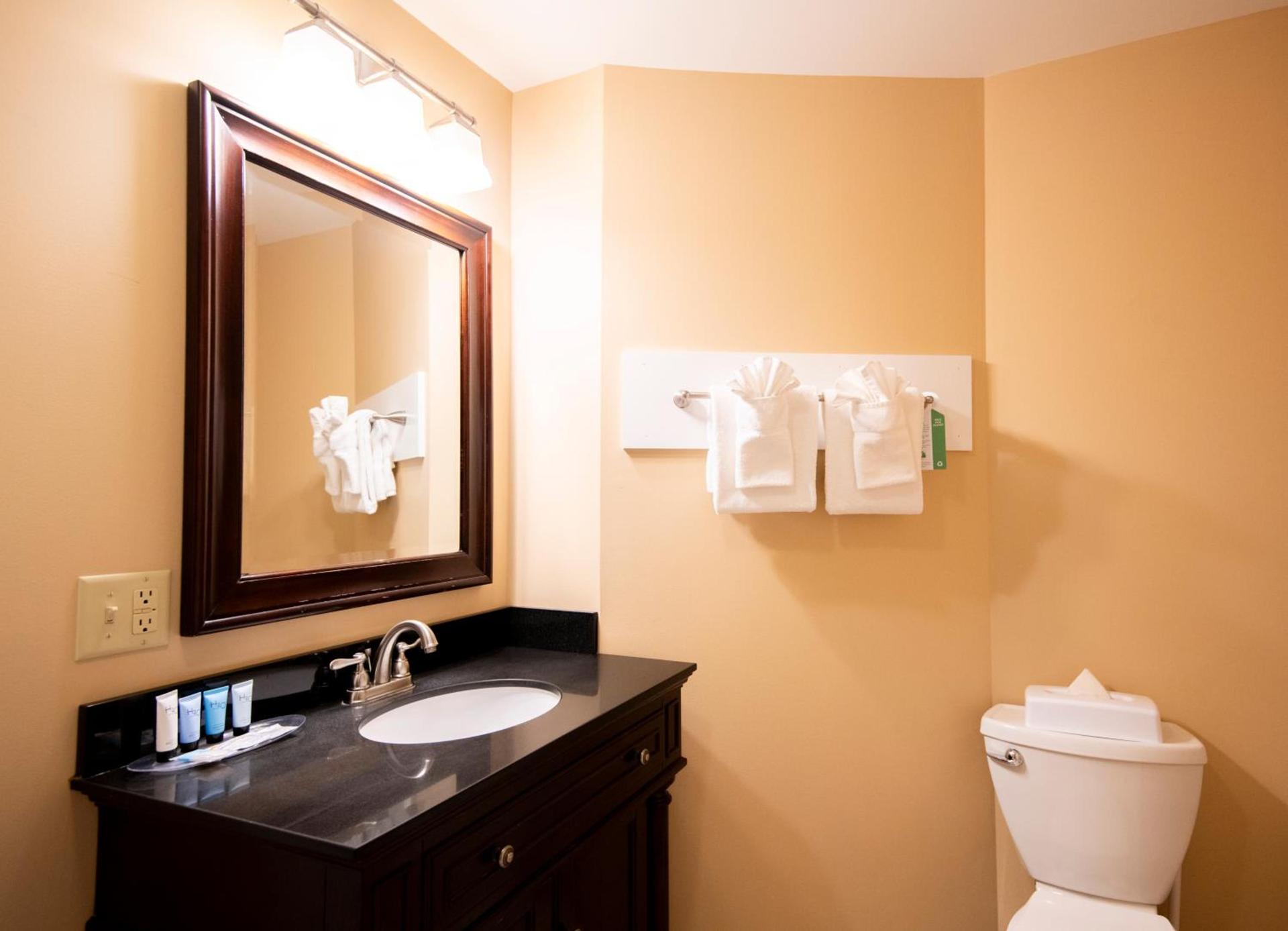 Bar Harbor Manor photo 75