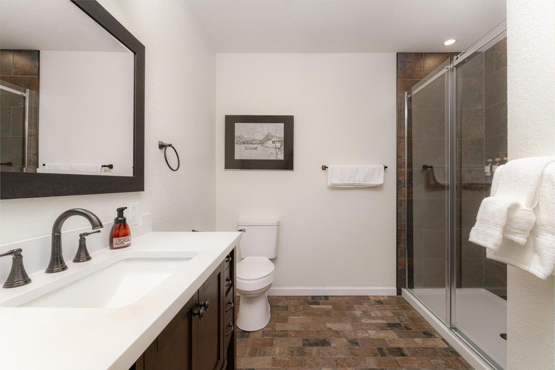 The NuWray Hotel & Carriage House photo 66