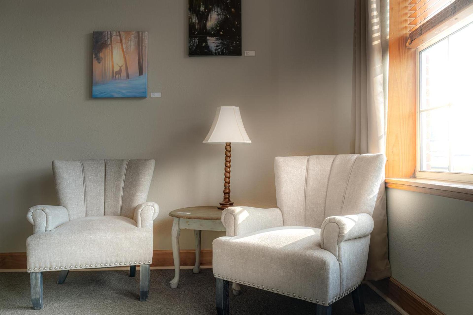 The NuWray Hotel & Carriage House photo 67