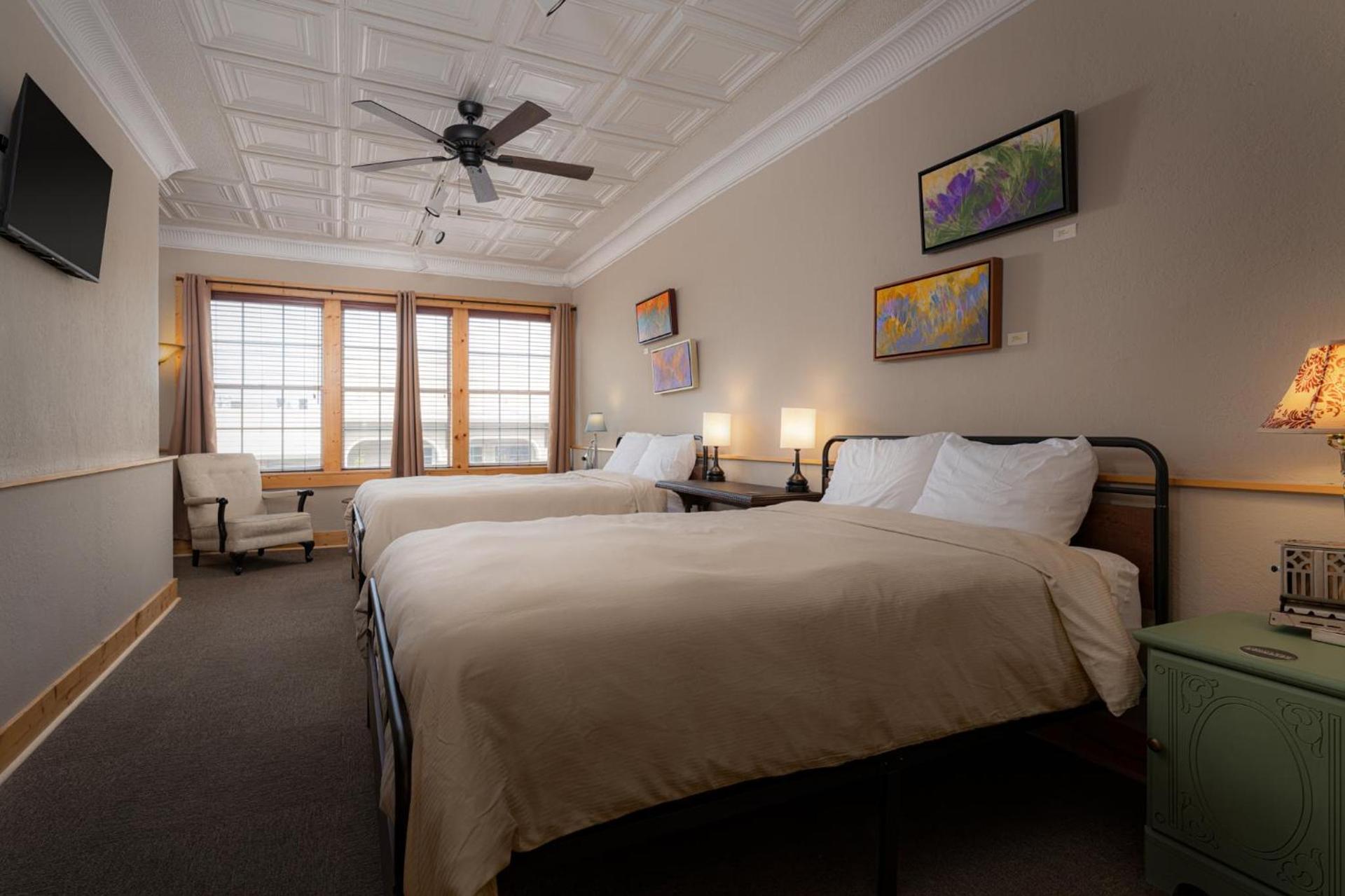 The NuWray Hotel & Carriage House photo 57