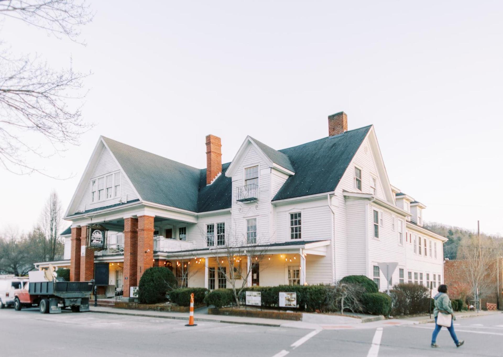 The NuWray Hotel & Carriage House photo 78