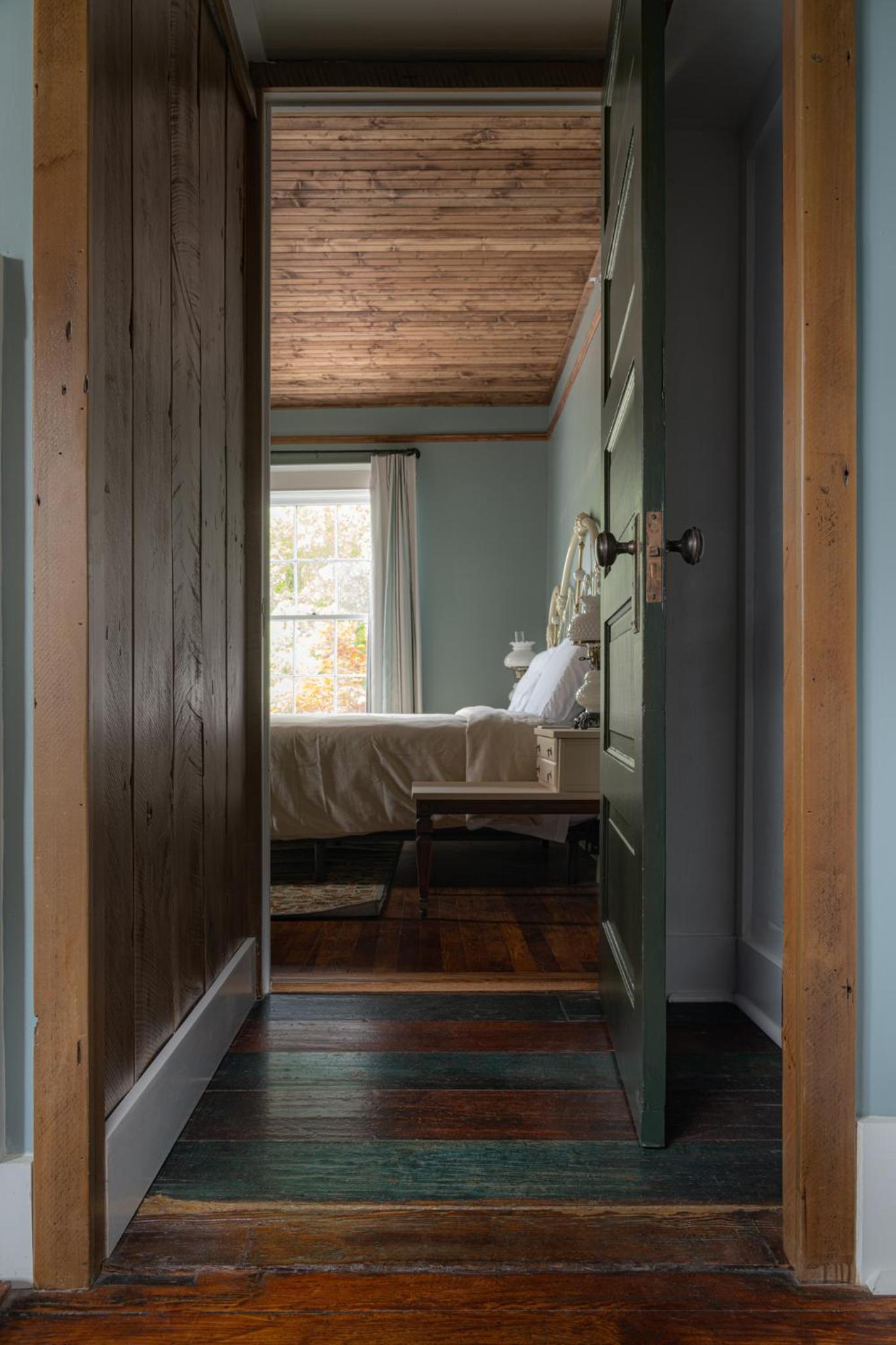 The NuWray Hotel & Carriage House photo 48