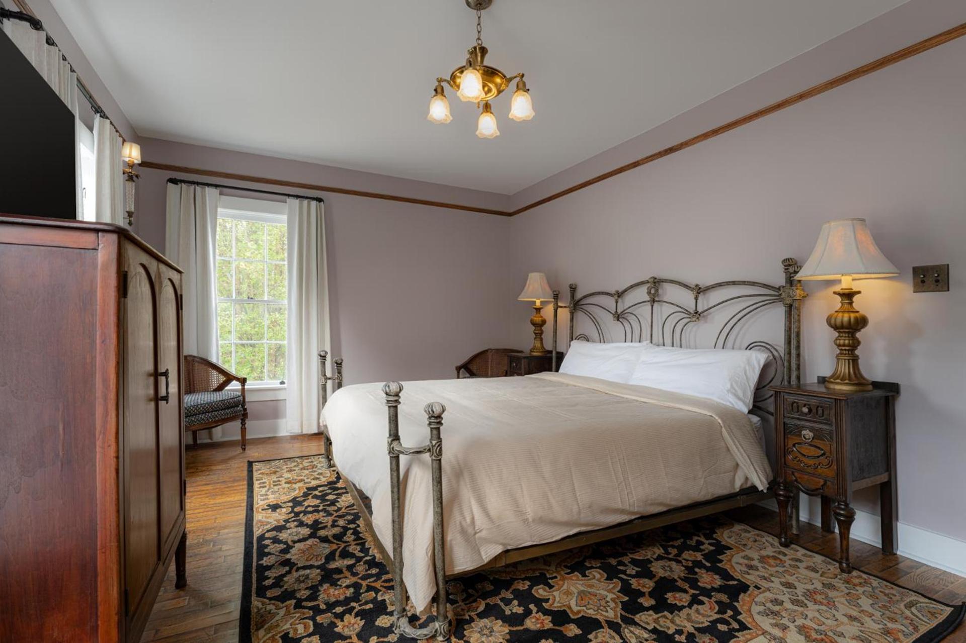 The NuWray Hotel & Carriage House photo 45