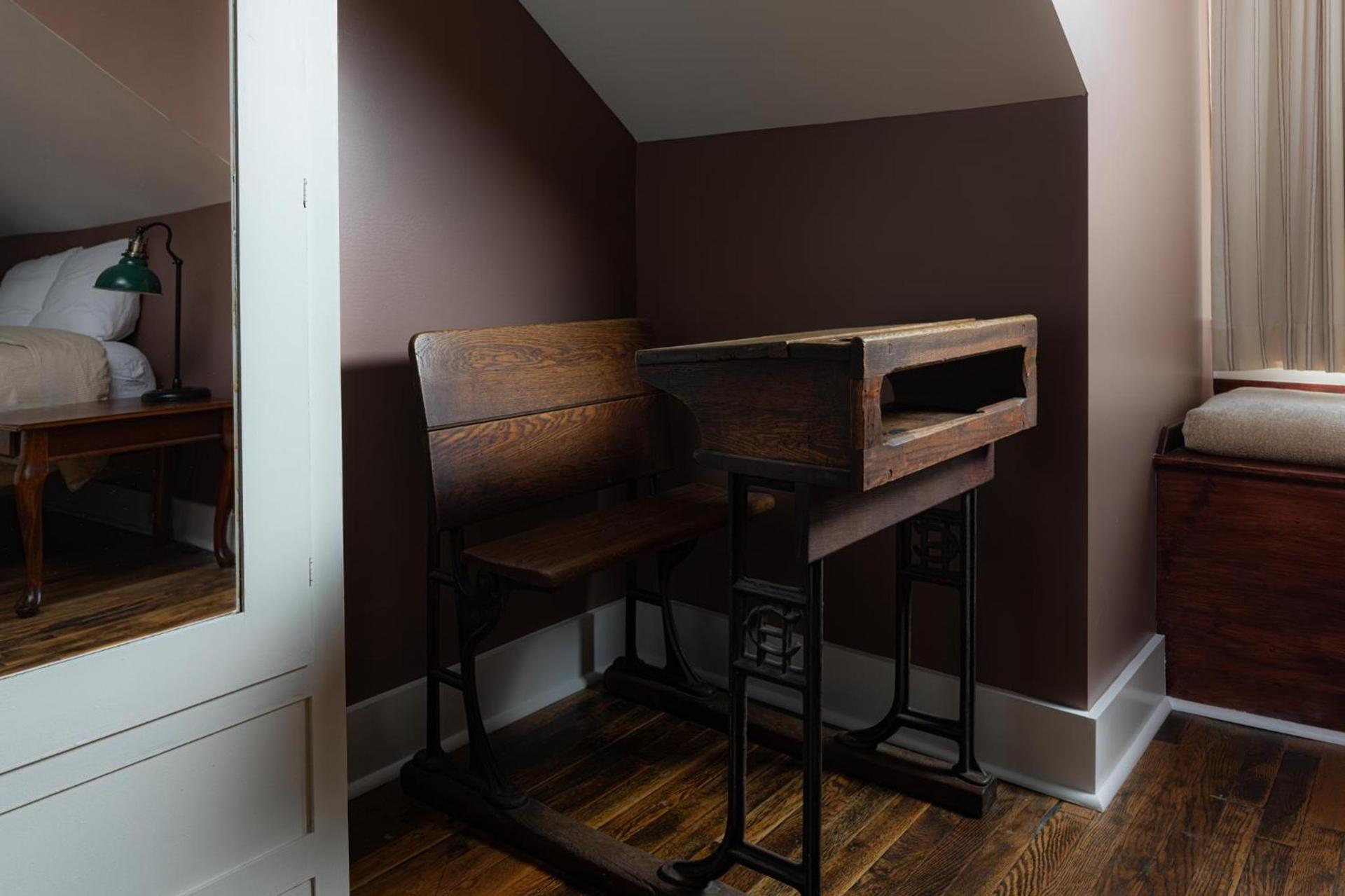 The NuWray Hotel & Carriage House photo 24