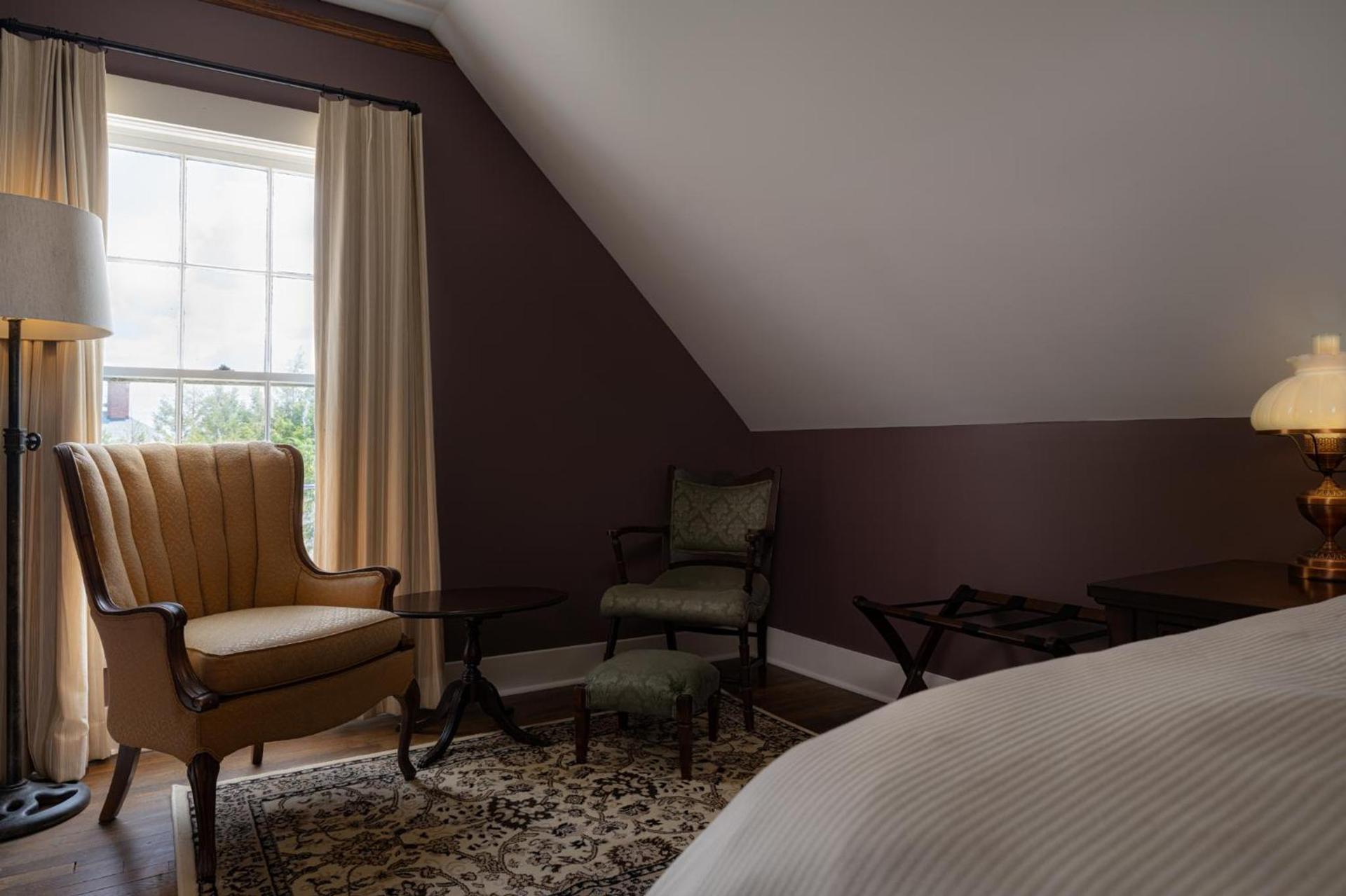 The NuWray Hotel & Carriage House photo 6