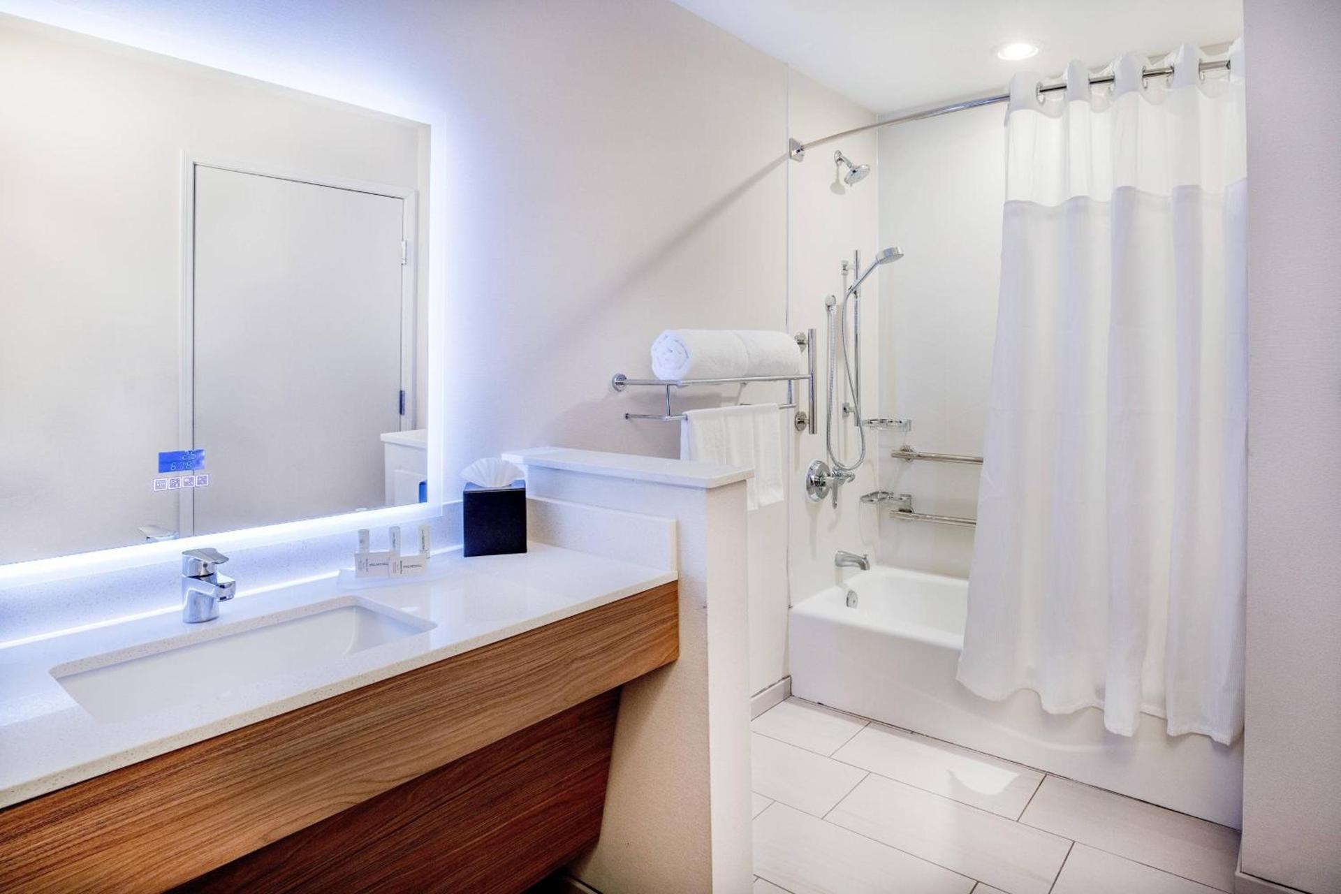 Fairfield Inn & Suites by Marriott McPherson photo 14