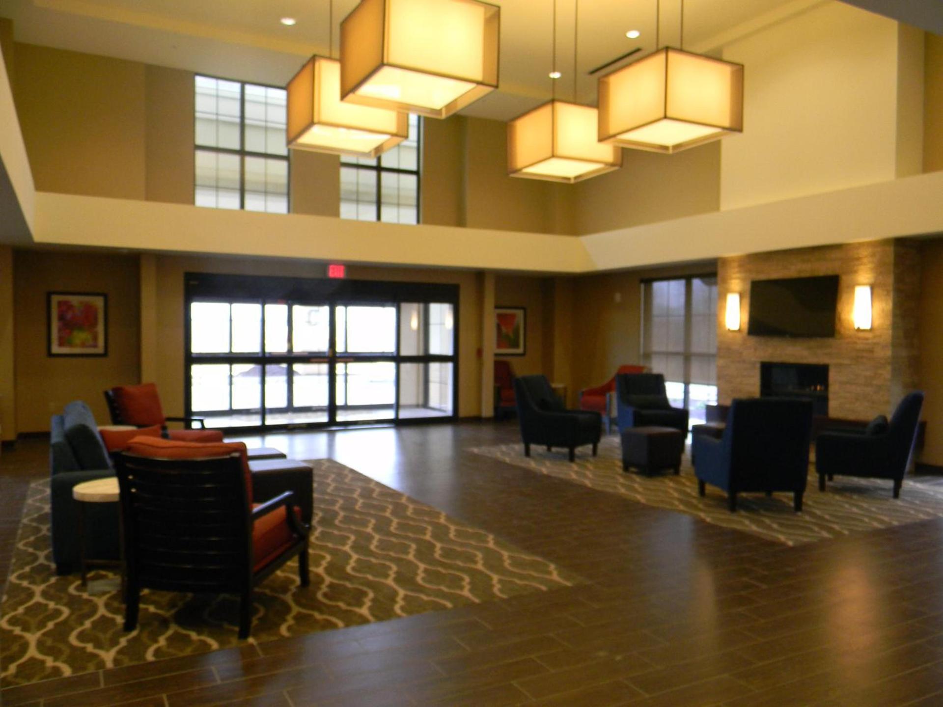 Comfort Suites-Youngstown North photo 39