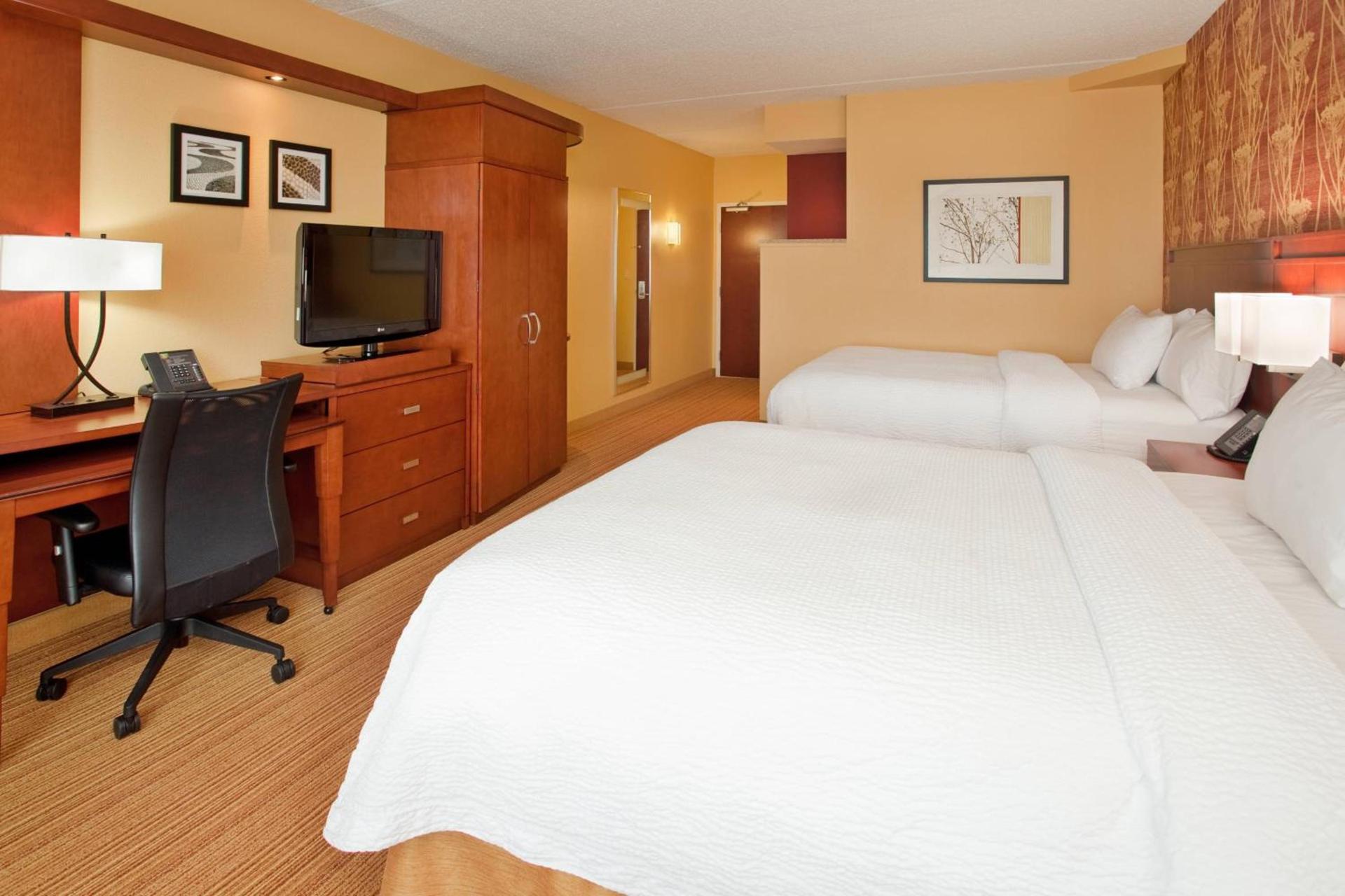 Courtyard by Marriott Pittsburgh North/Cranberry Woods photo 9