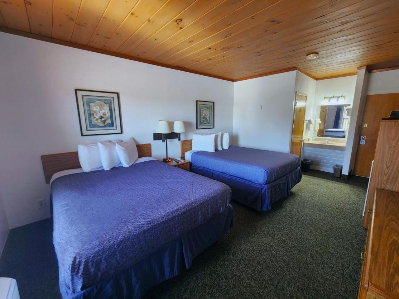Lantern Motel photo 39