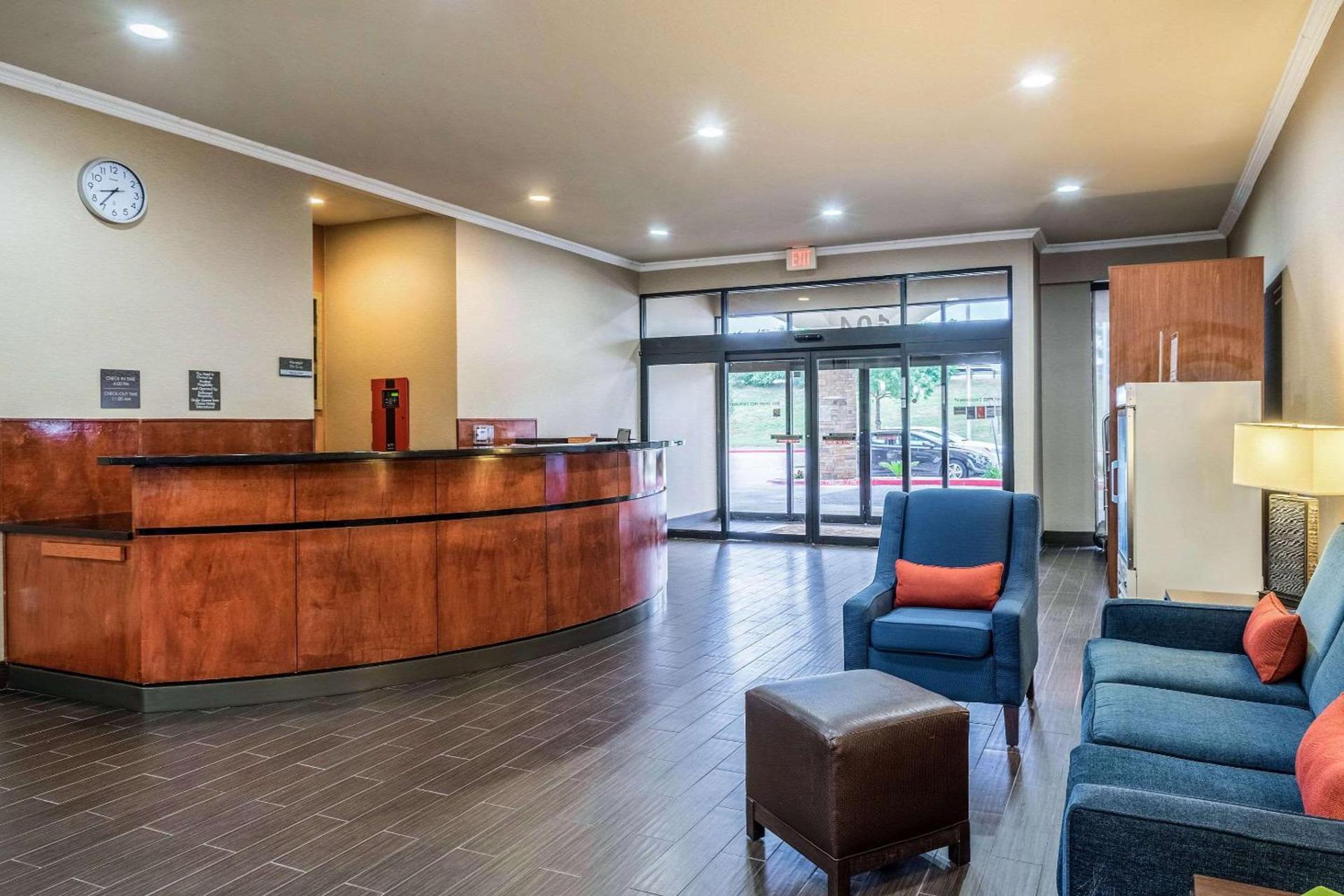 Comfort Suites Near Texas State University photo 4