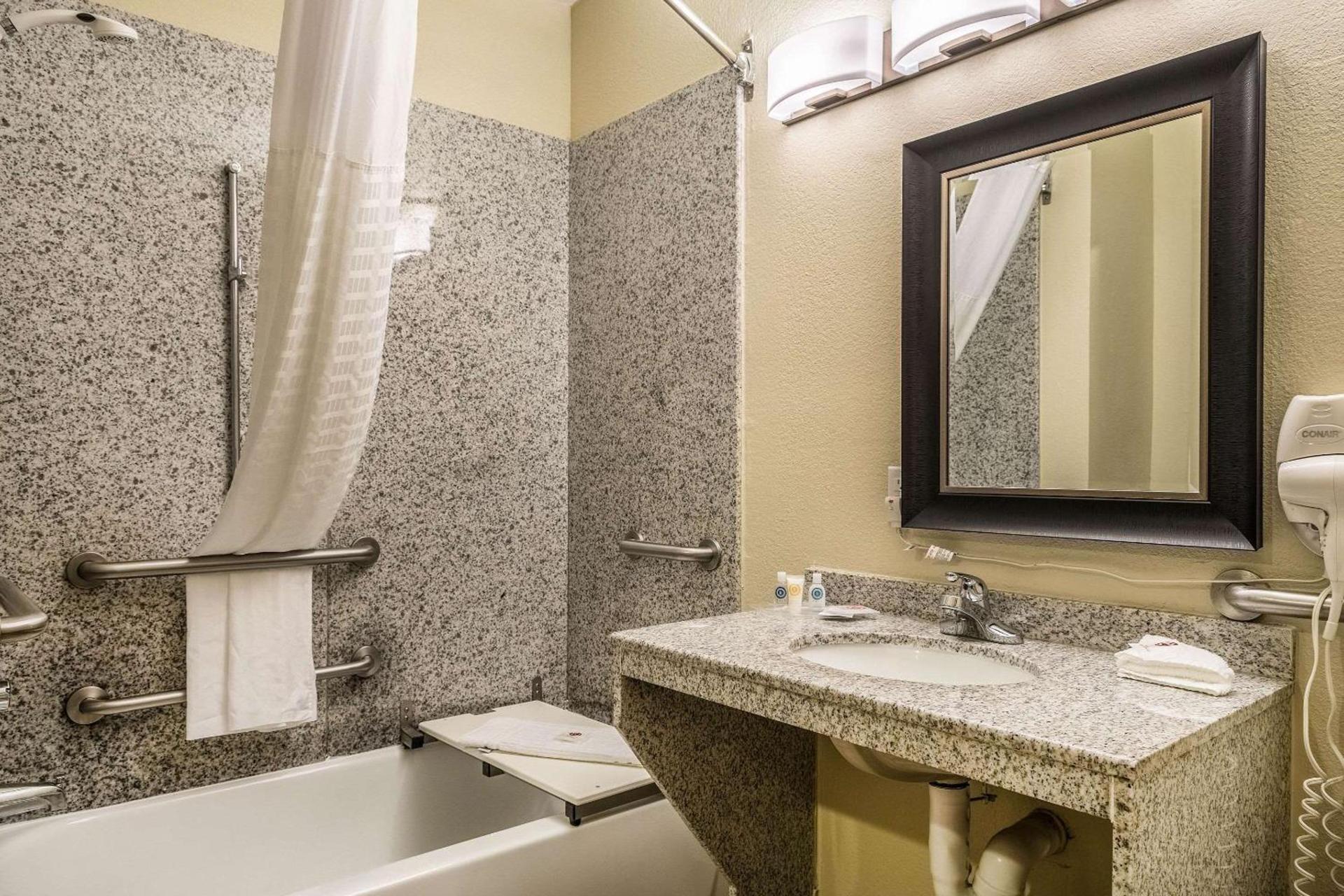 Comfort Suites Near Texas State University photo 6
