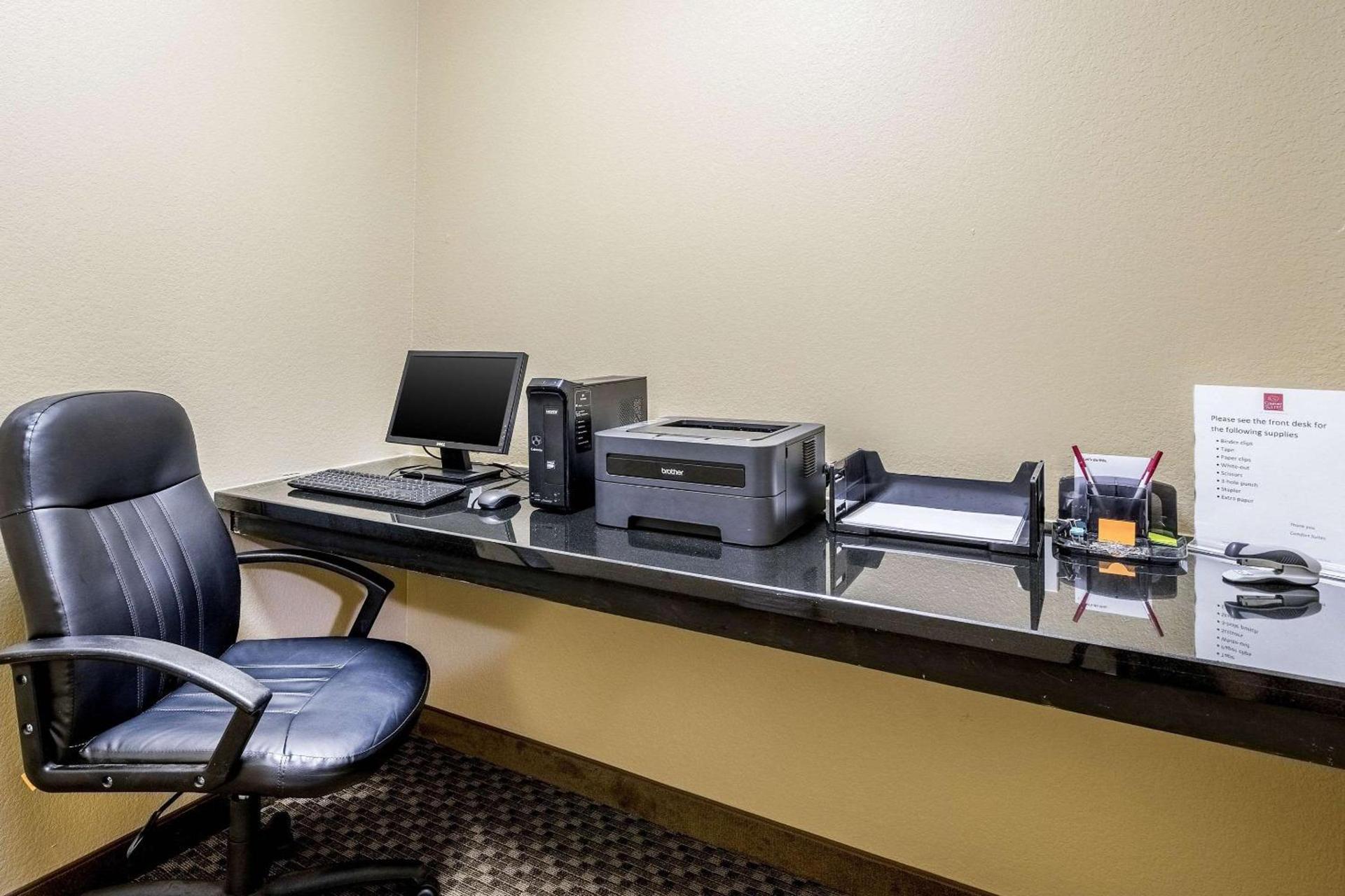 Comfort Suites Near Texas State University photo 28