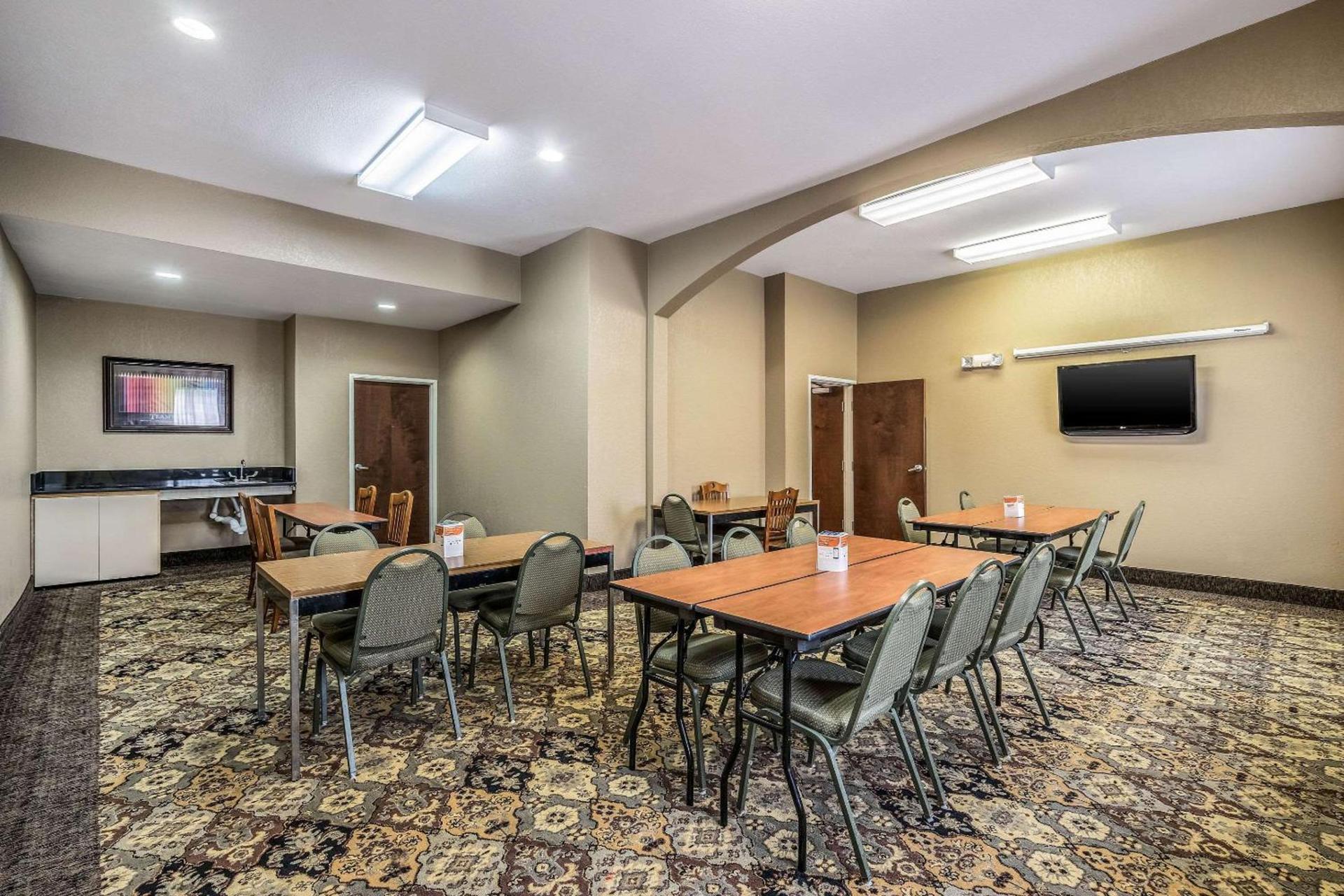 Comfort Suites Near Texas State University photo 29
