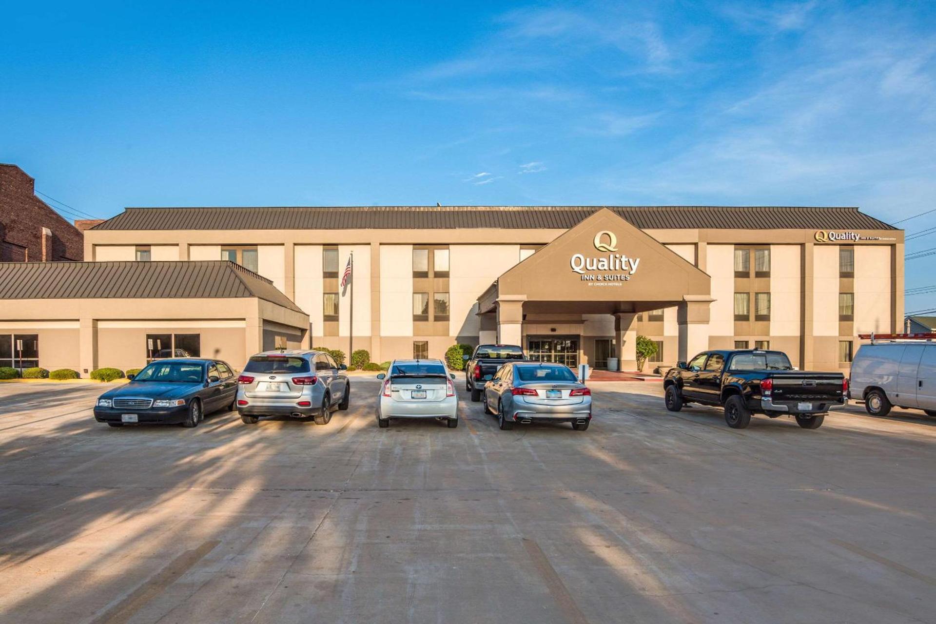 Quality Inn & Suites Quincy - Downtown photo 2