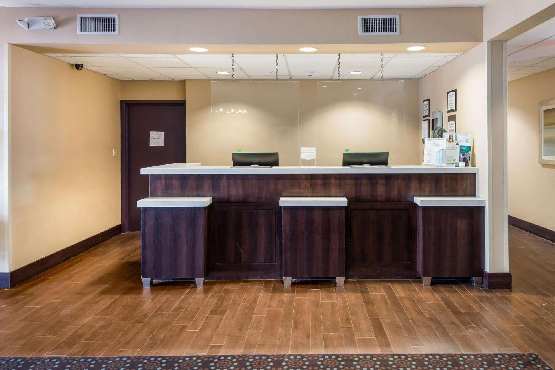 Quality Inn & Suites Quincy - Downtown photo 7
