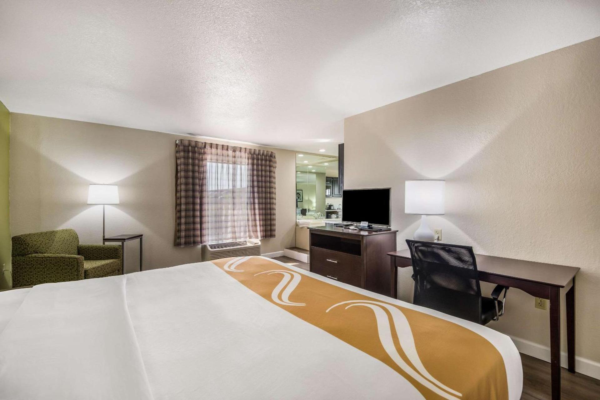 Quality Inn & Suites Quincy - Downtown photo 18