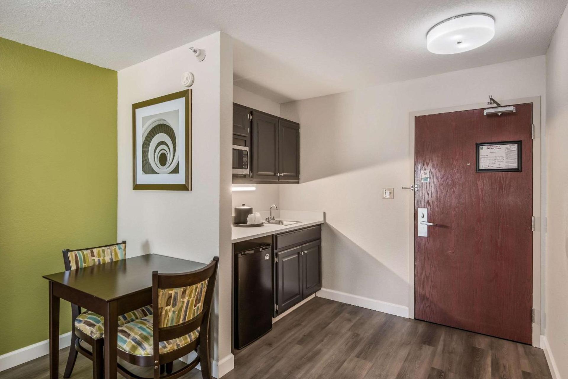Quality Inn & Suites Quincy - Downtown photo 23