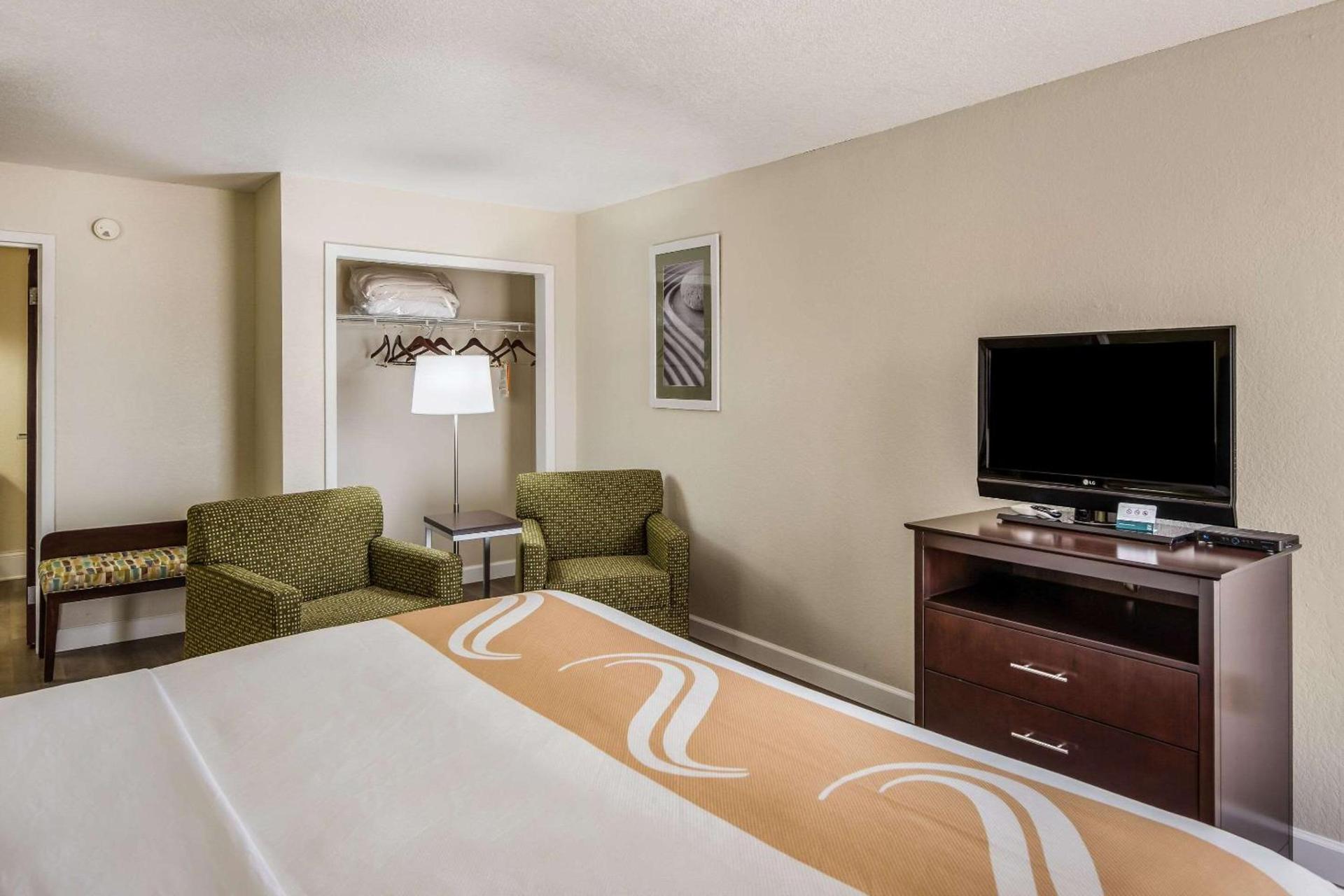 Quality Inn & Suites Quincy - Downtown photo 32