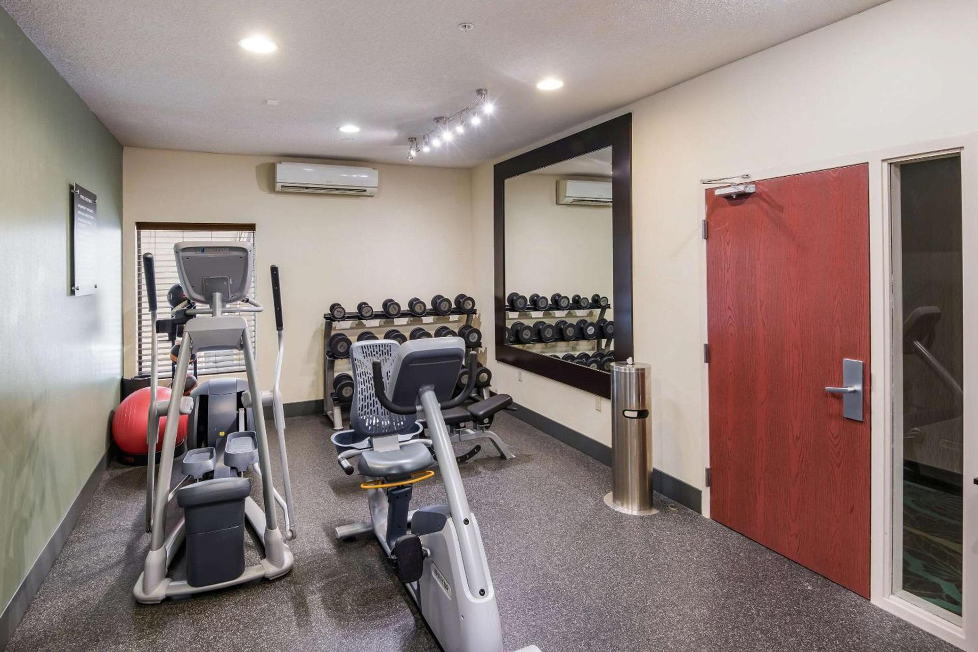 Quality Inn & Suites Quincy - Downtown photo 34