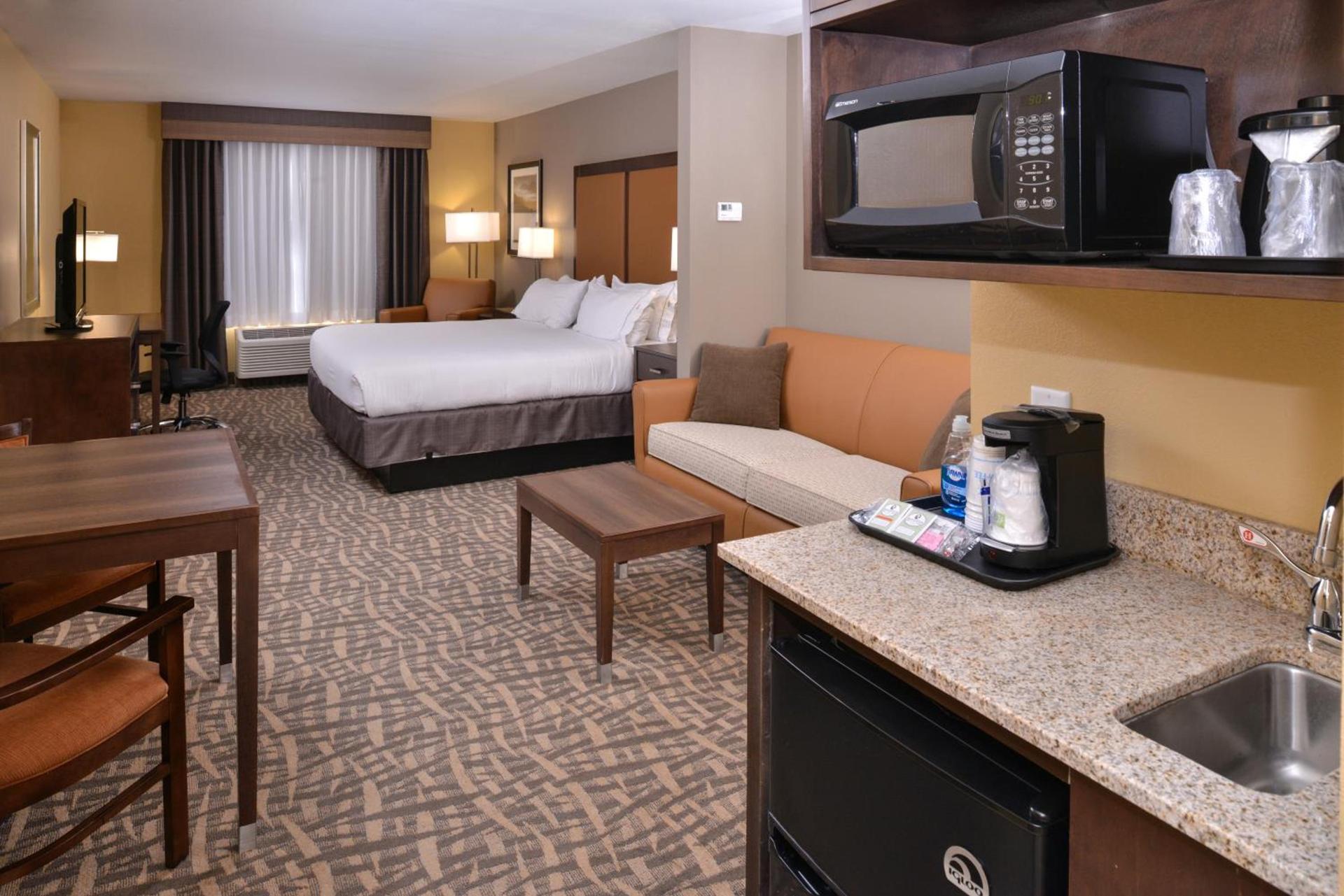 Holiday Inn Express & Suites Page - Lake Powell Area by IHG photo 5
