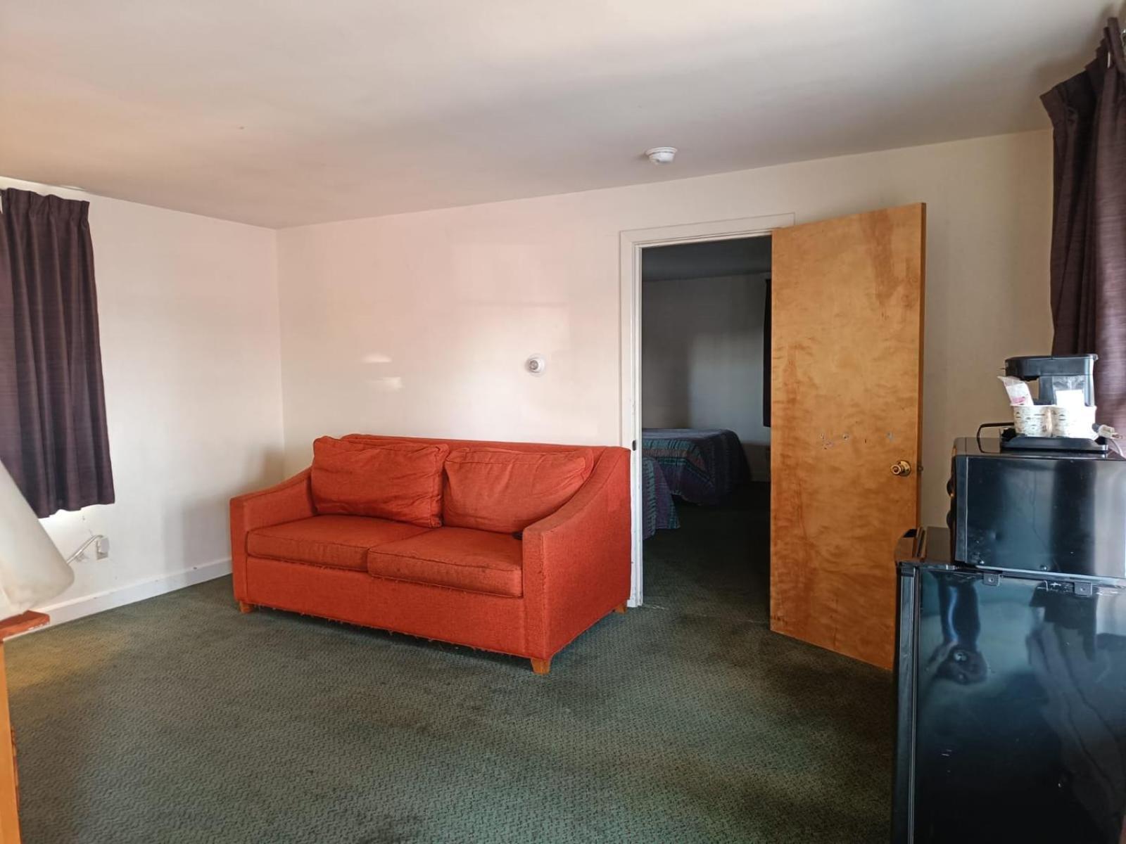 Town & Country Inn photo 28