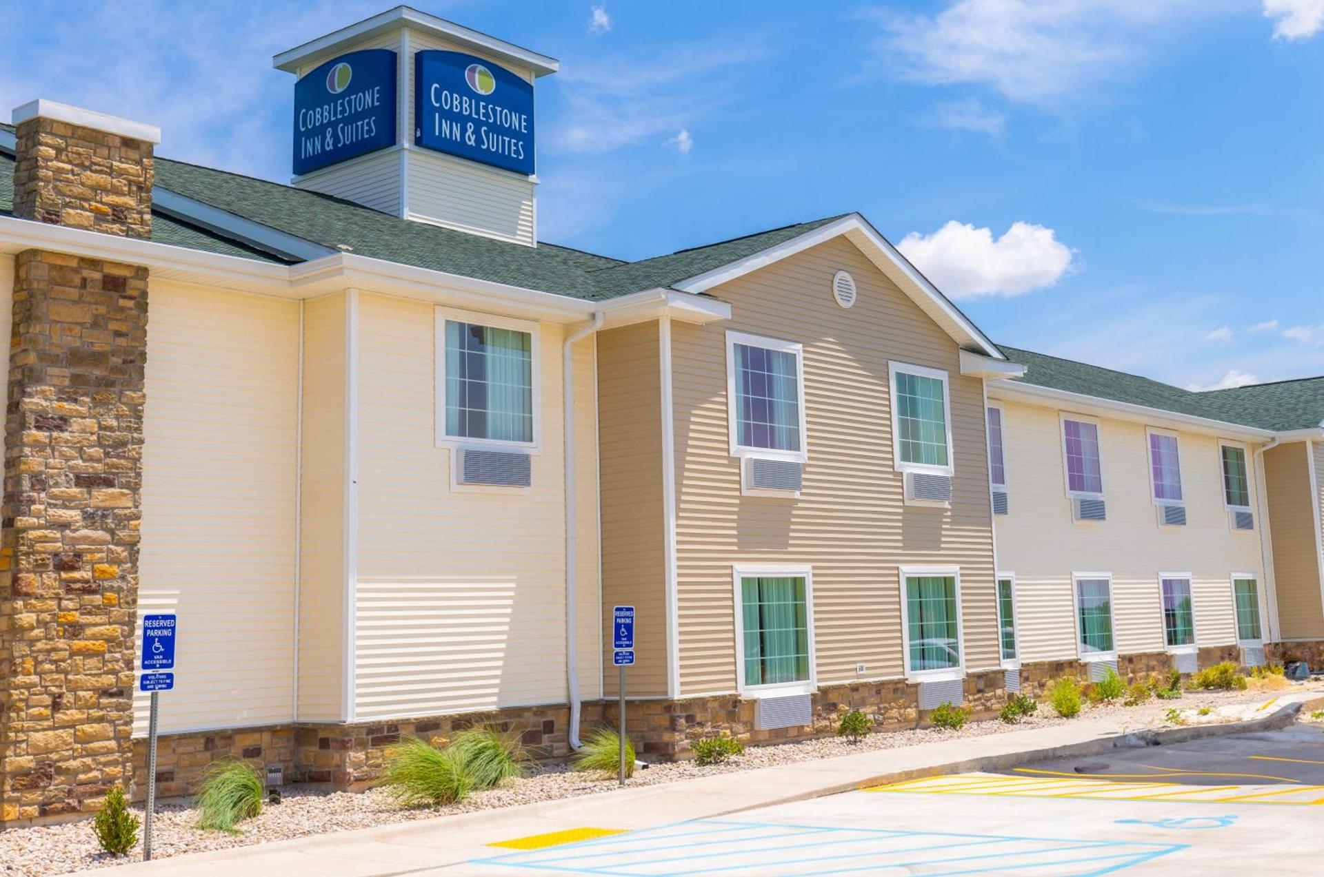 Cobblestone Inn & Suites - Winters photo 12
