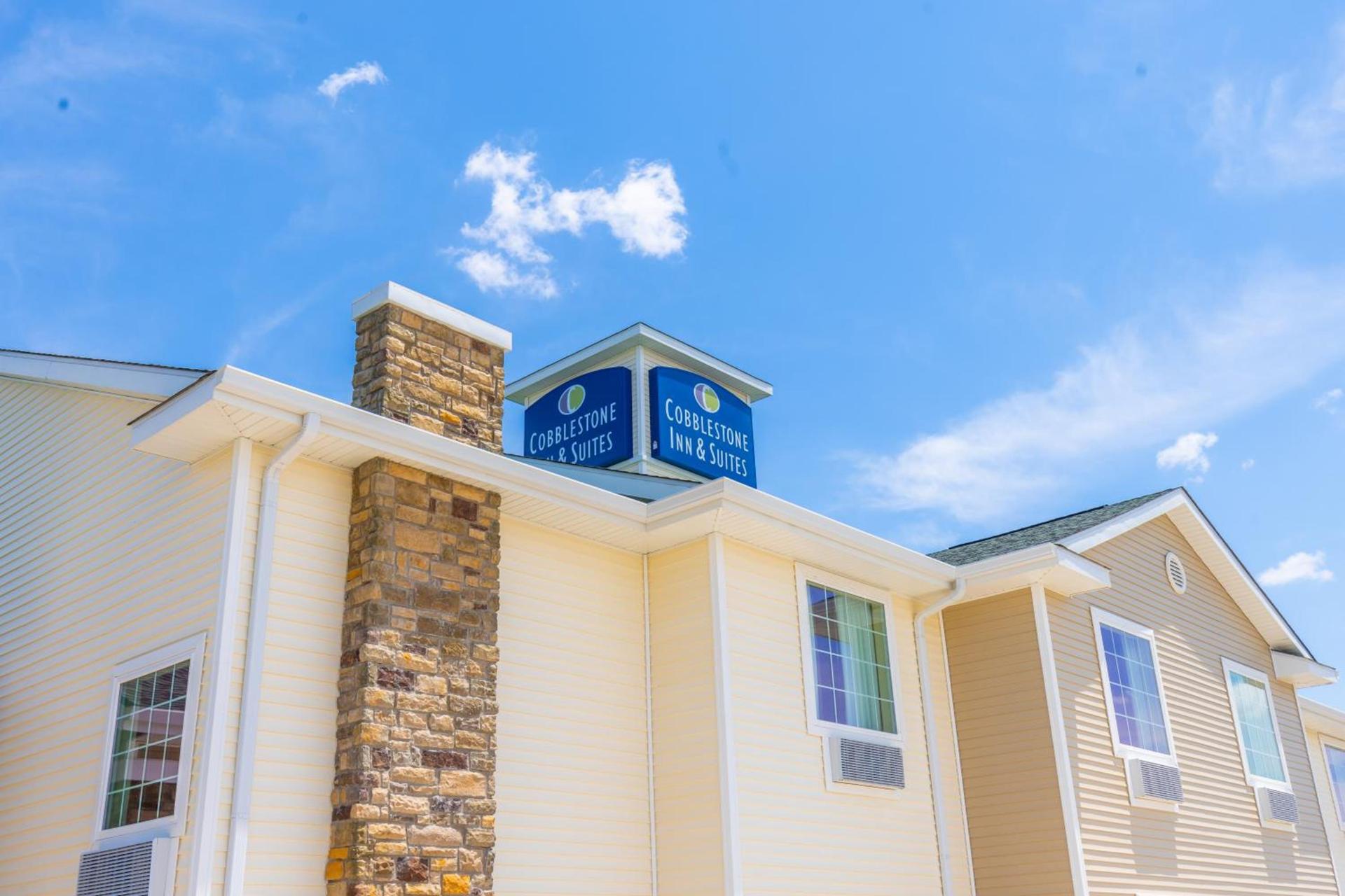 Cobblestone Inn & Suites - Winters photo 11