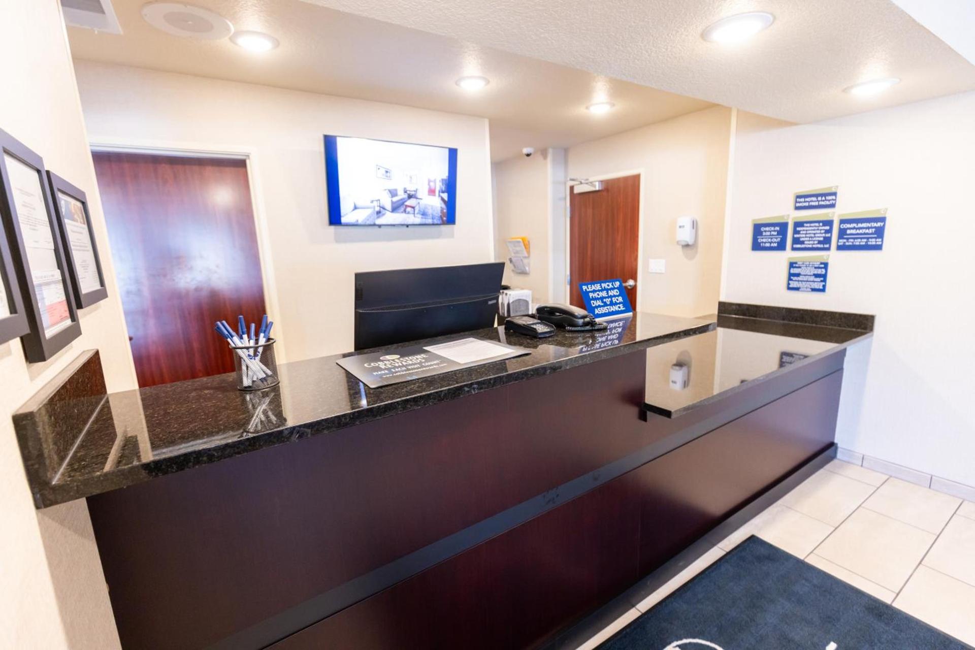 Cobblestone Inn & Suites - Winters photo 16
