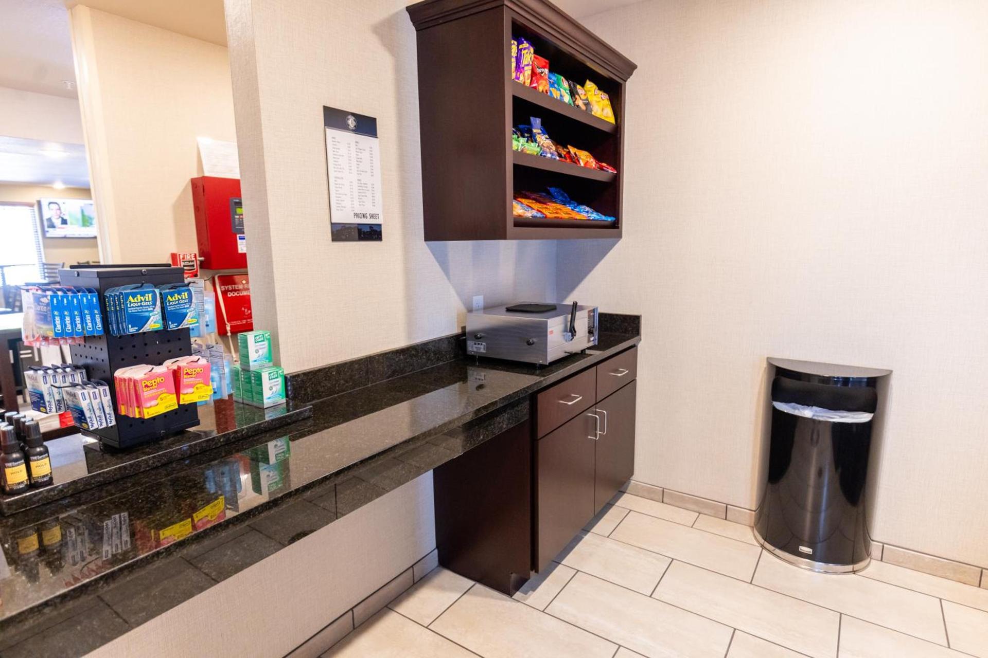 Cobblestone Inn & Suites - Winters photo 29