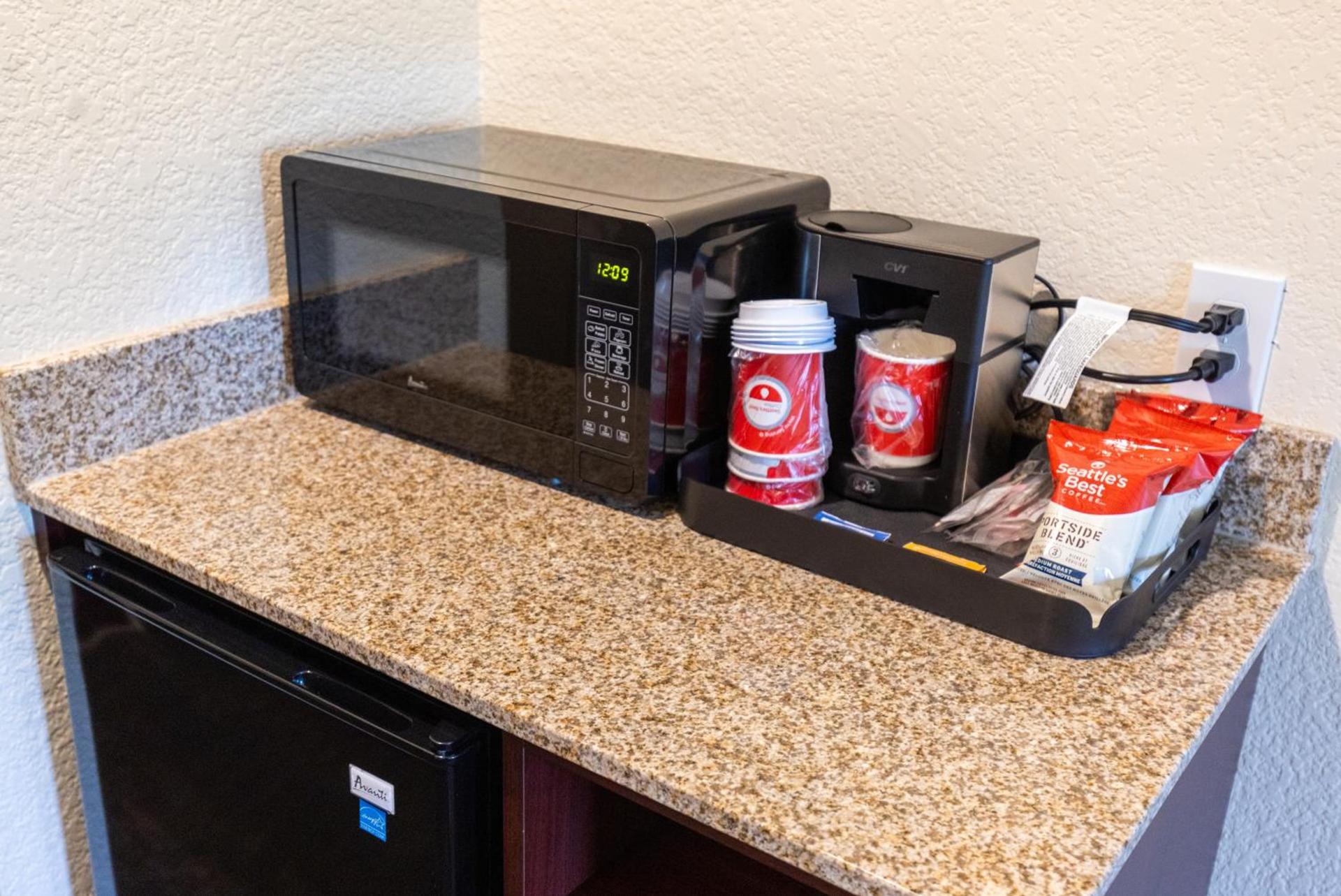 Cobblestone Inn & Suites - Winters photo 75
