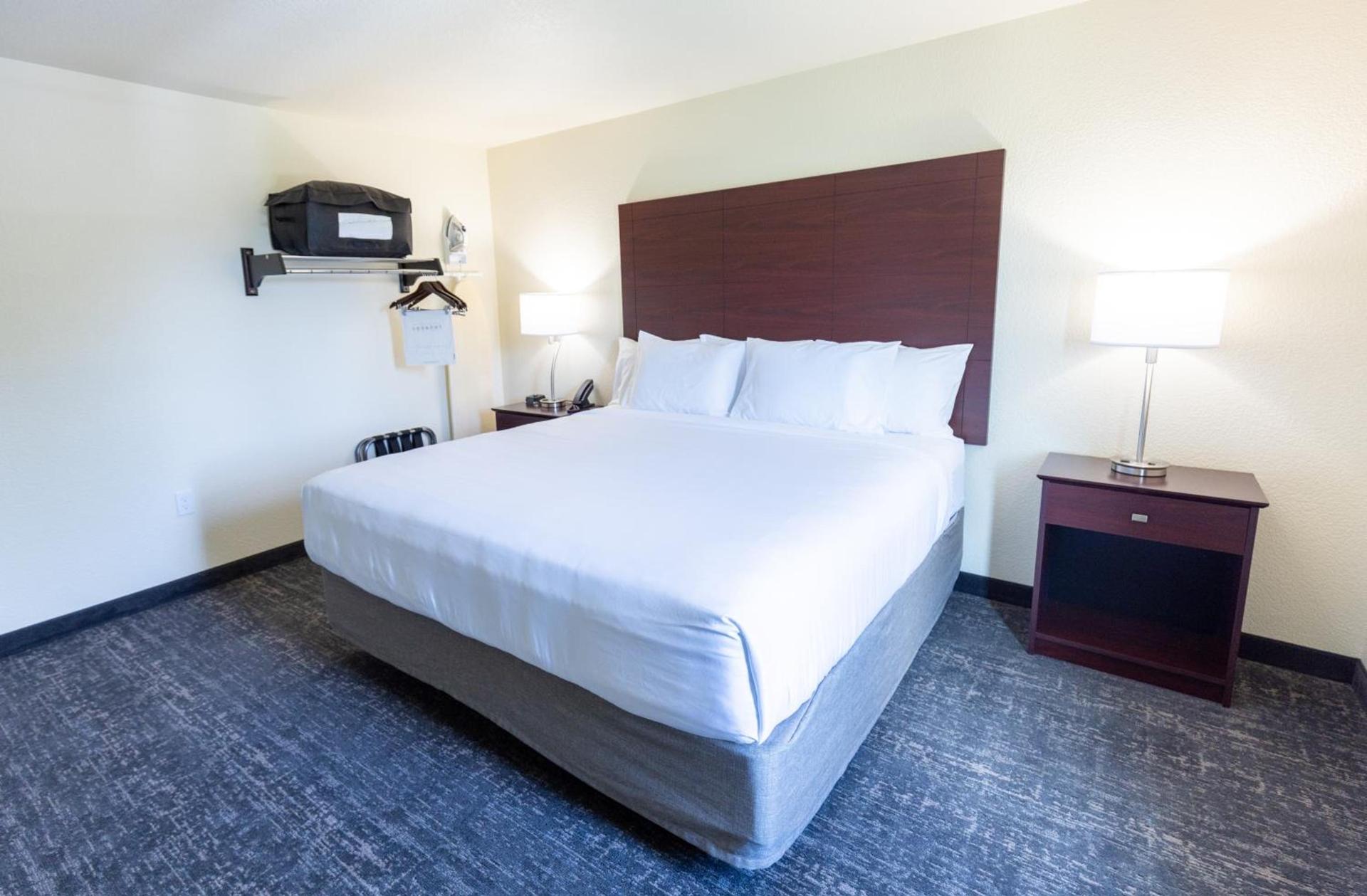 Cobblestone Inn & Suites - Winters photo 84