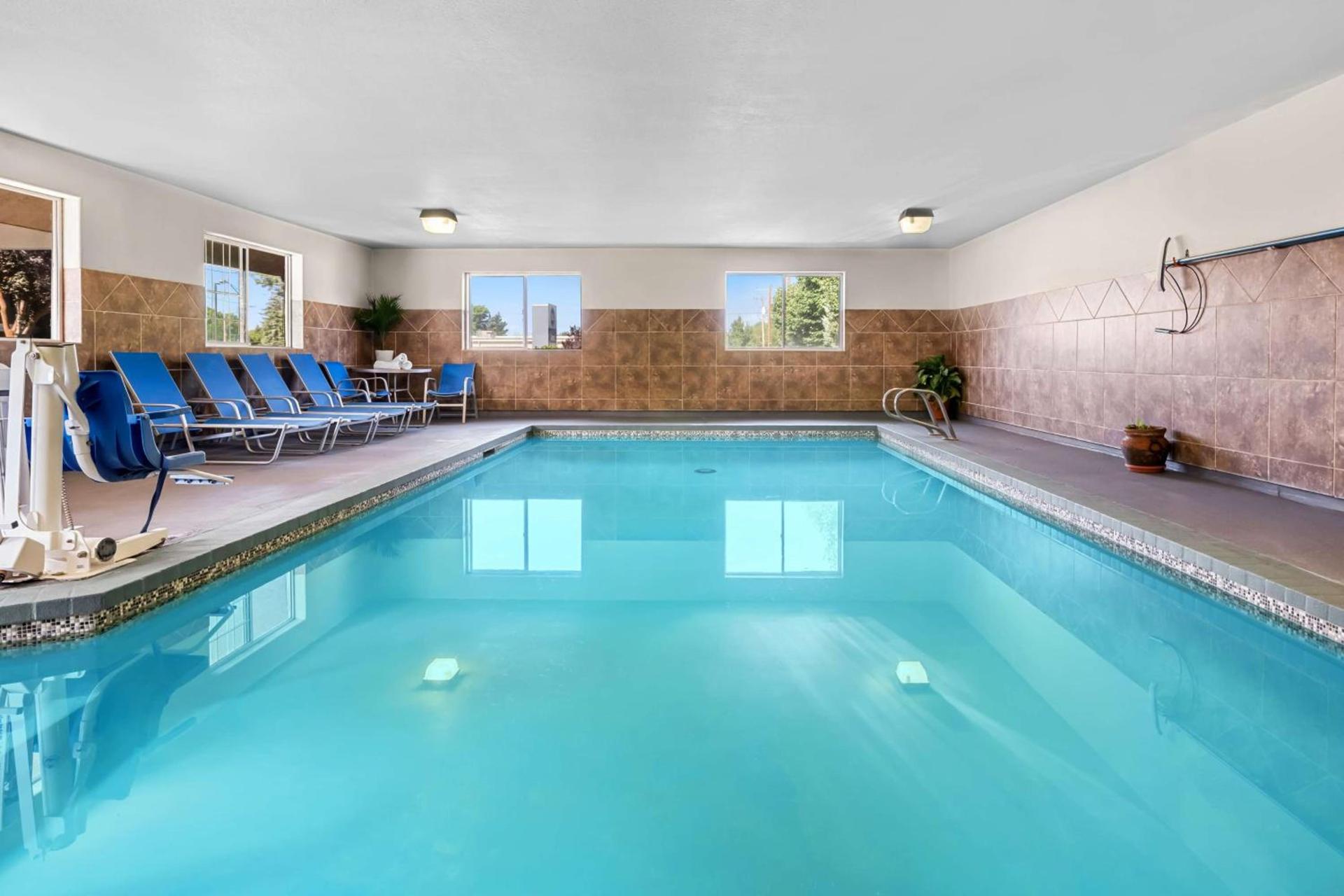 SureStay by Best Western Lakeview photo 4