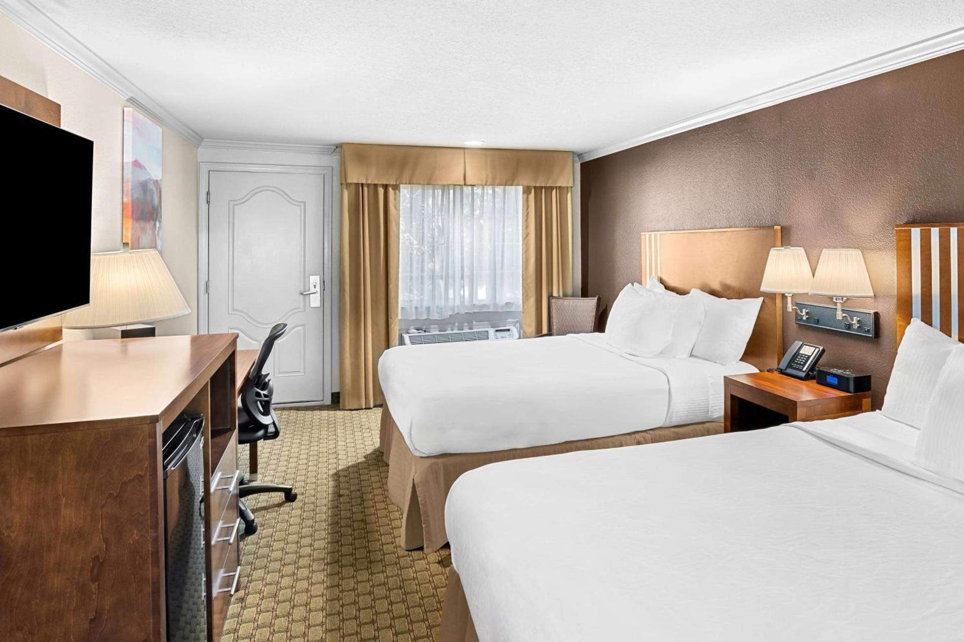 SureStay by Best Western Lakeview photo 8