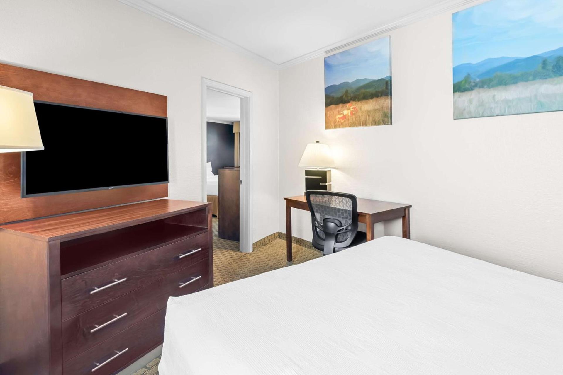 SureStay by Best Western Lakeview photo 10