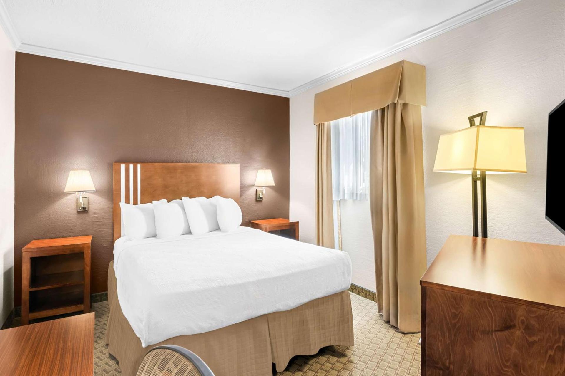 SureStay by Best Western Lakeview photo 11