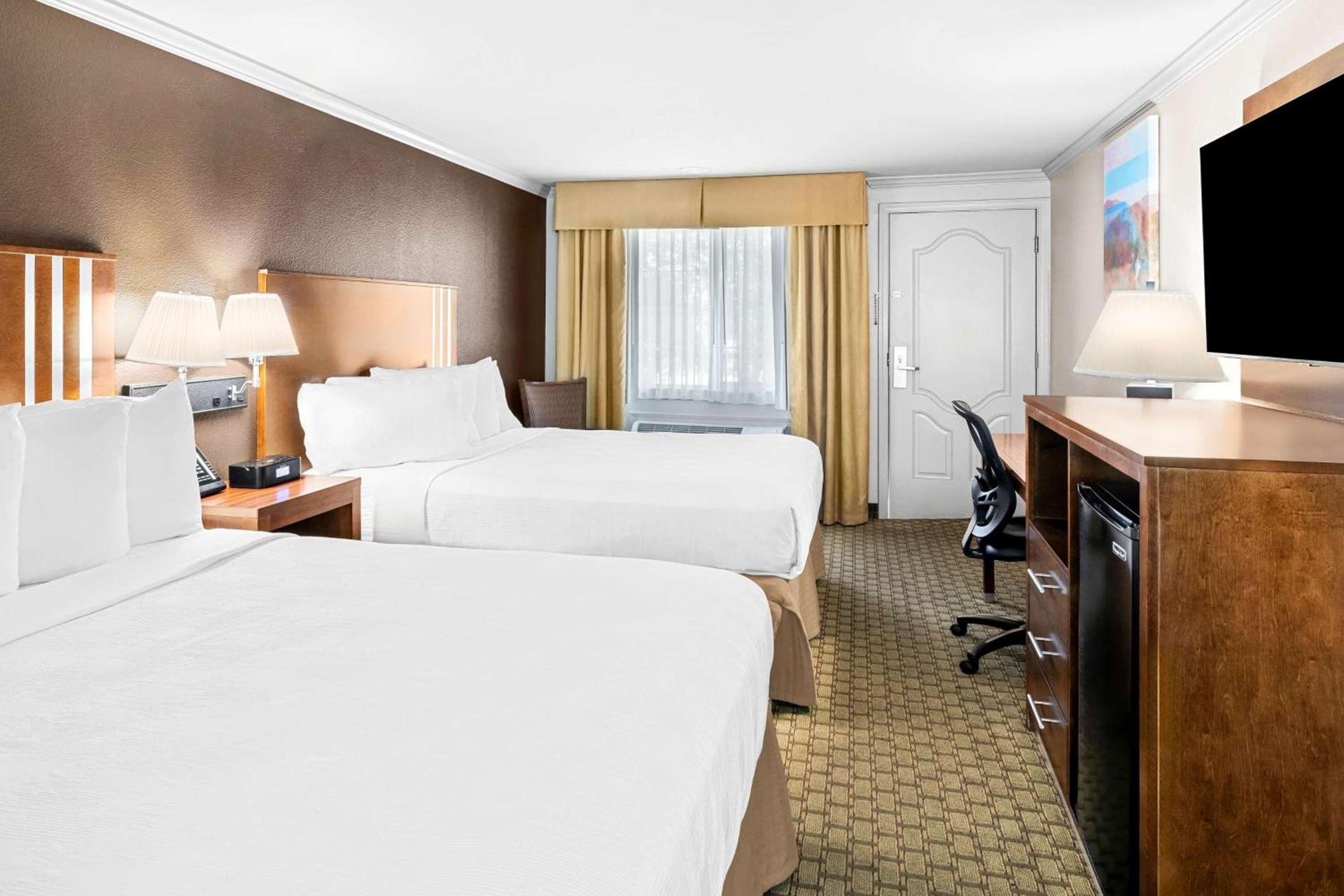 SureStay by Best Western Lakeview photo 12