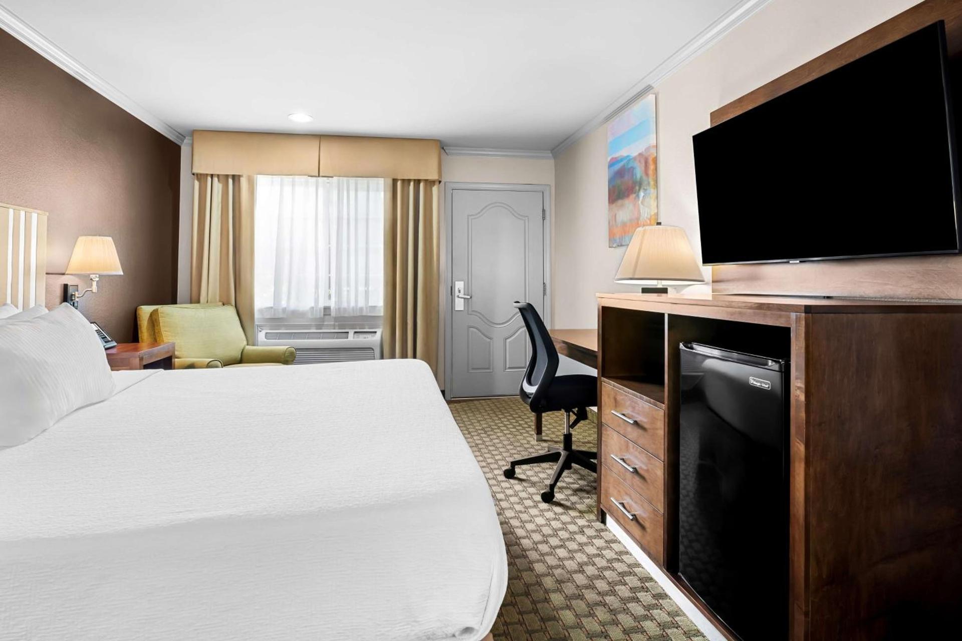 SureStay by Best Western Lakeview photo 19