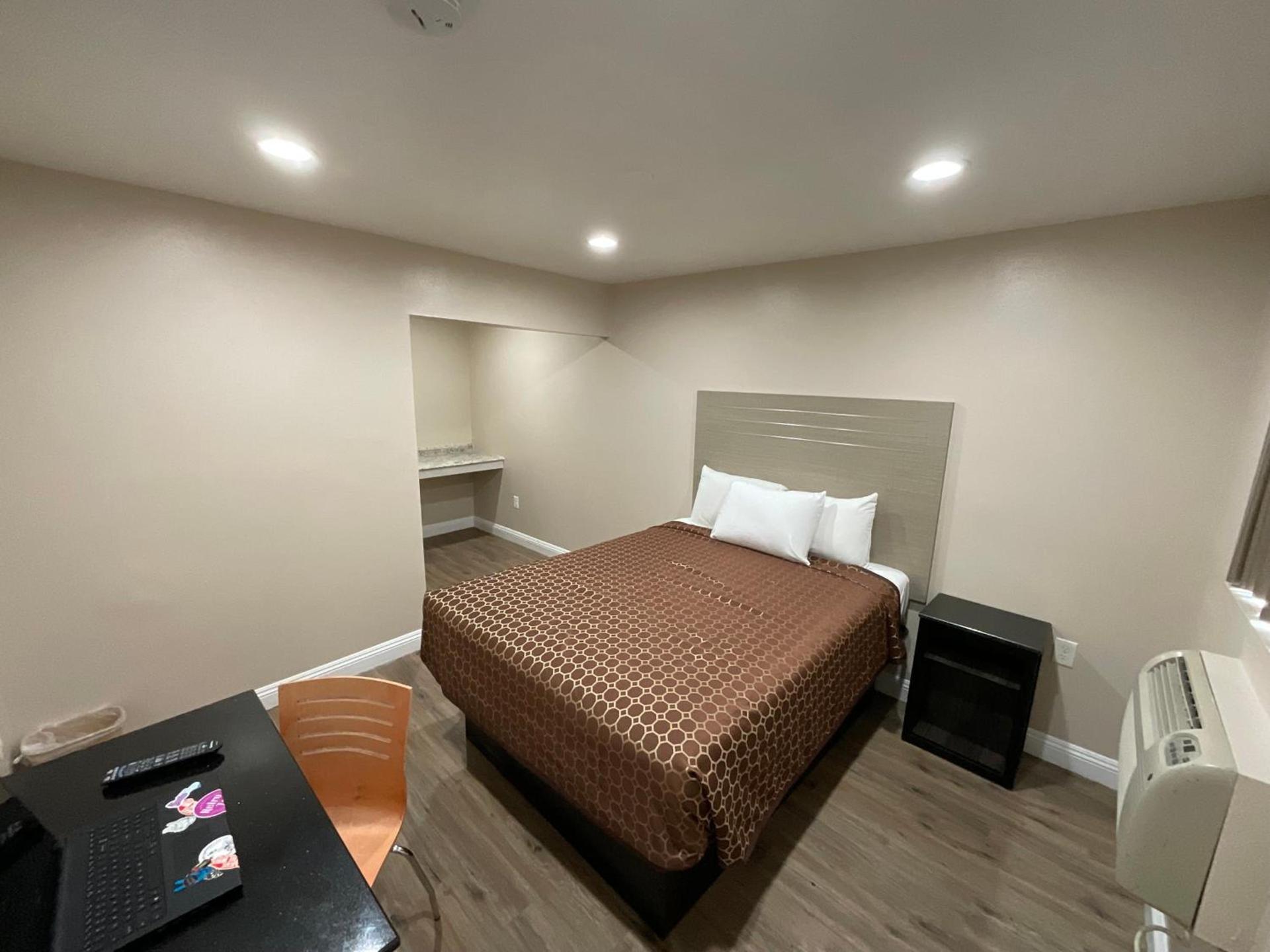 State Motel photo 9