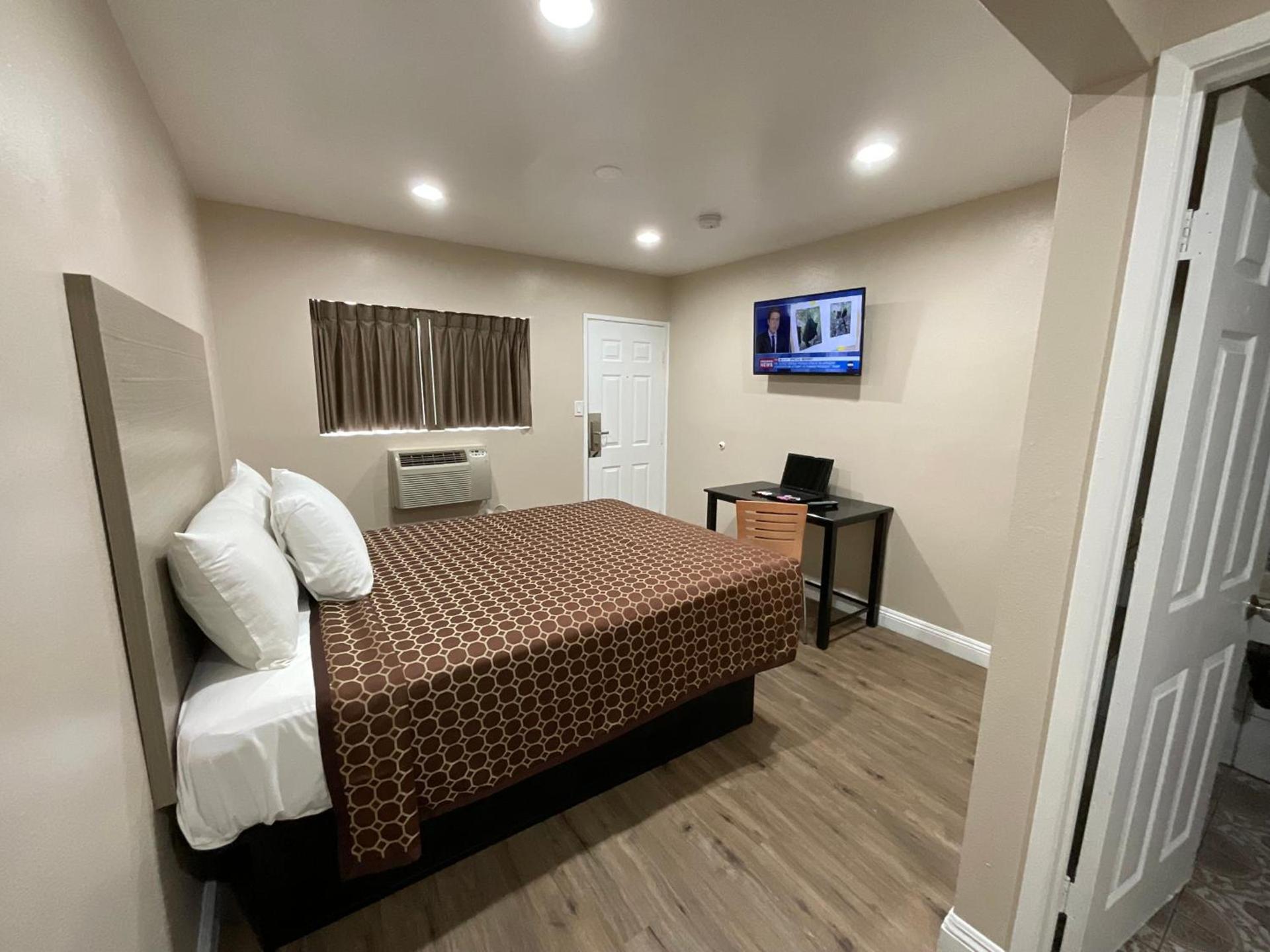 State Motel photo 17