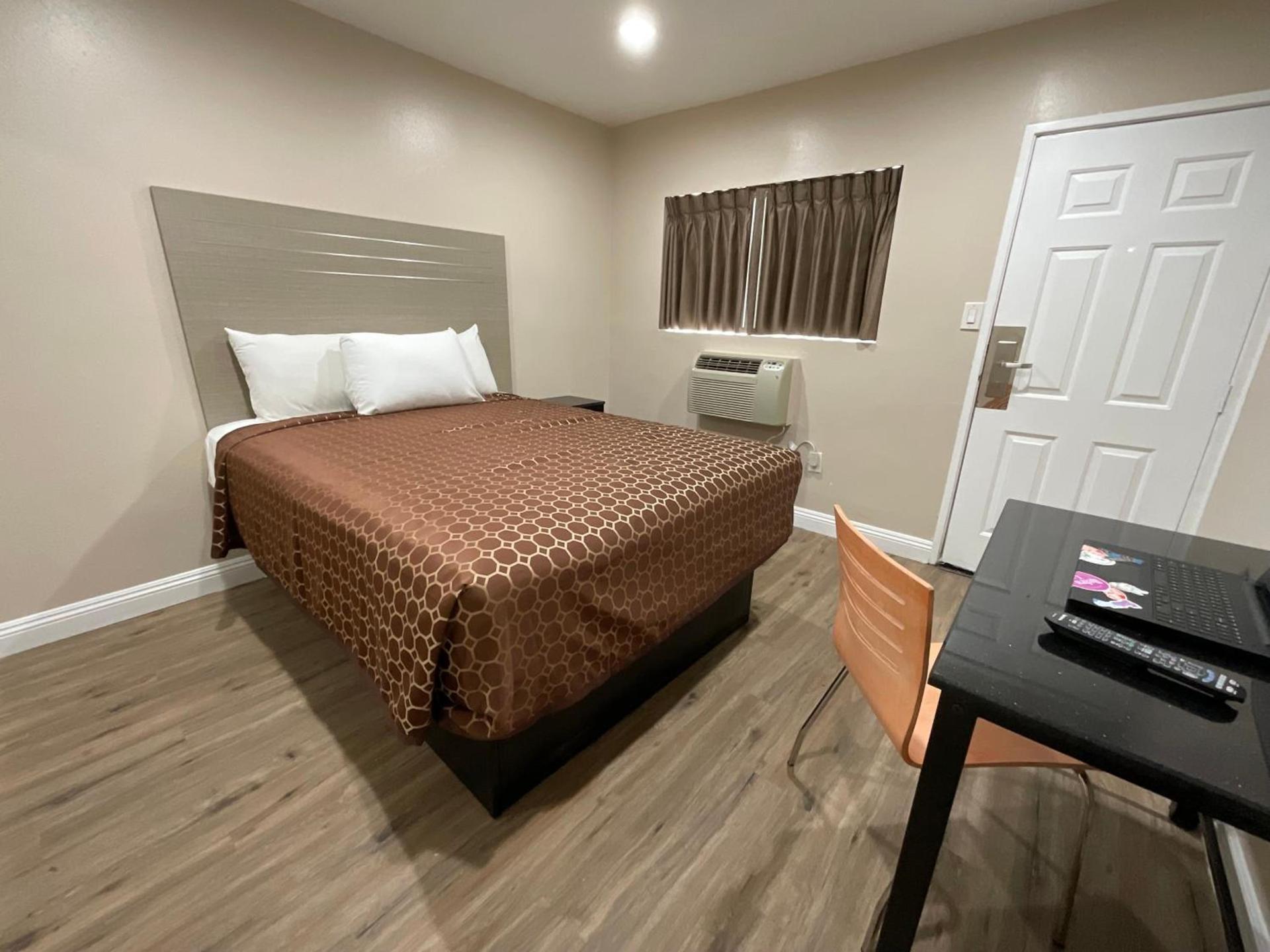 State Motel photo 23