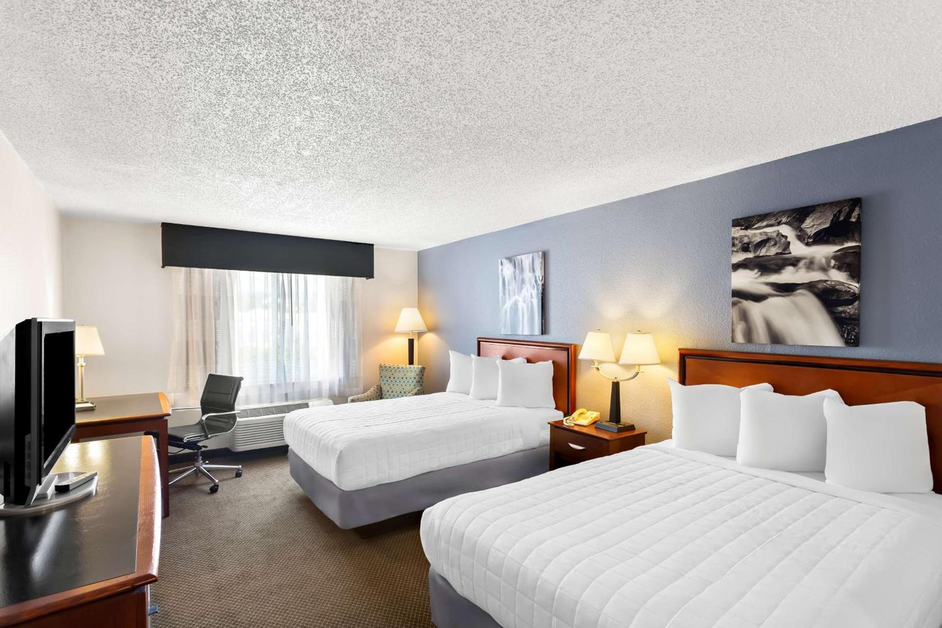 Rodeway Inn photo 9