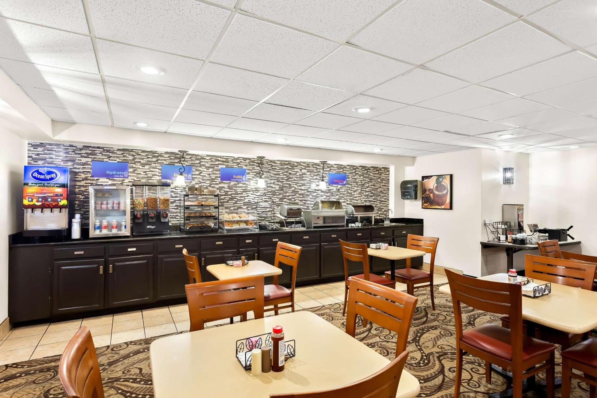 Rodeway Inn photo 6