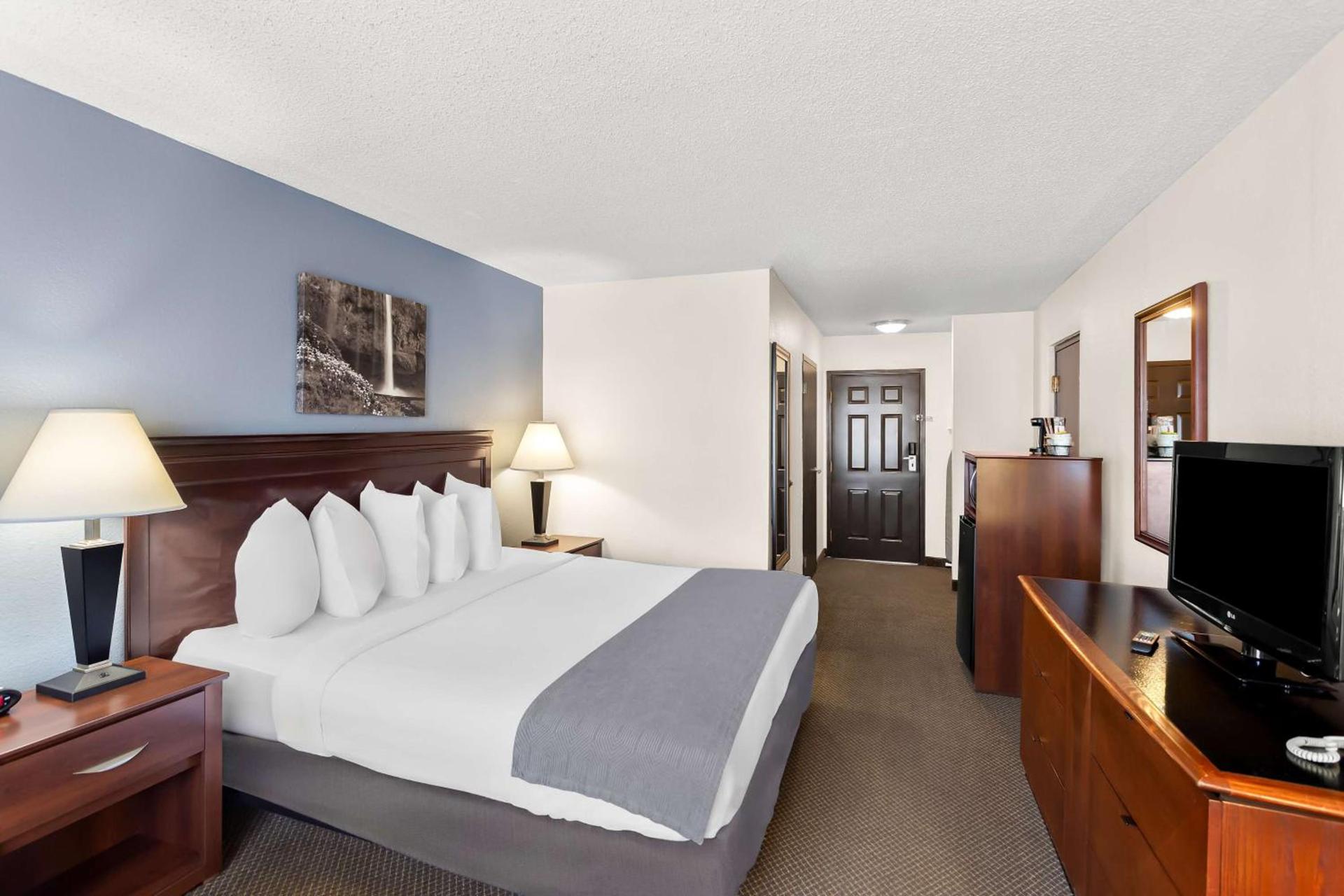 Rodeway Inn photo 16