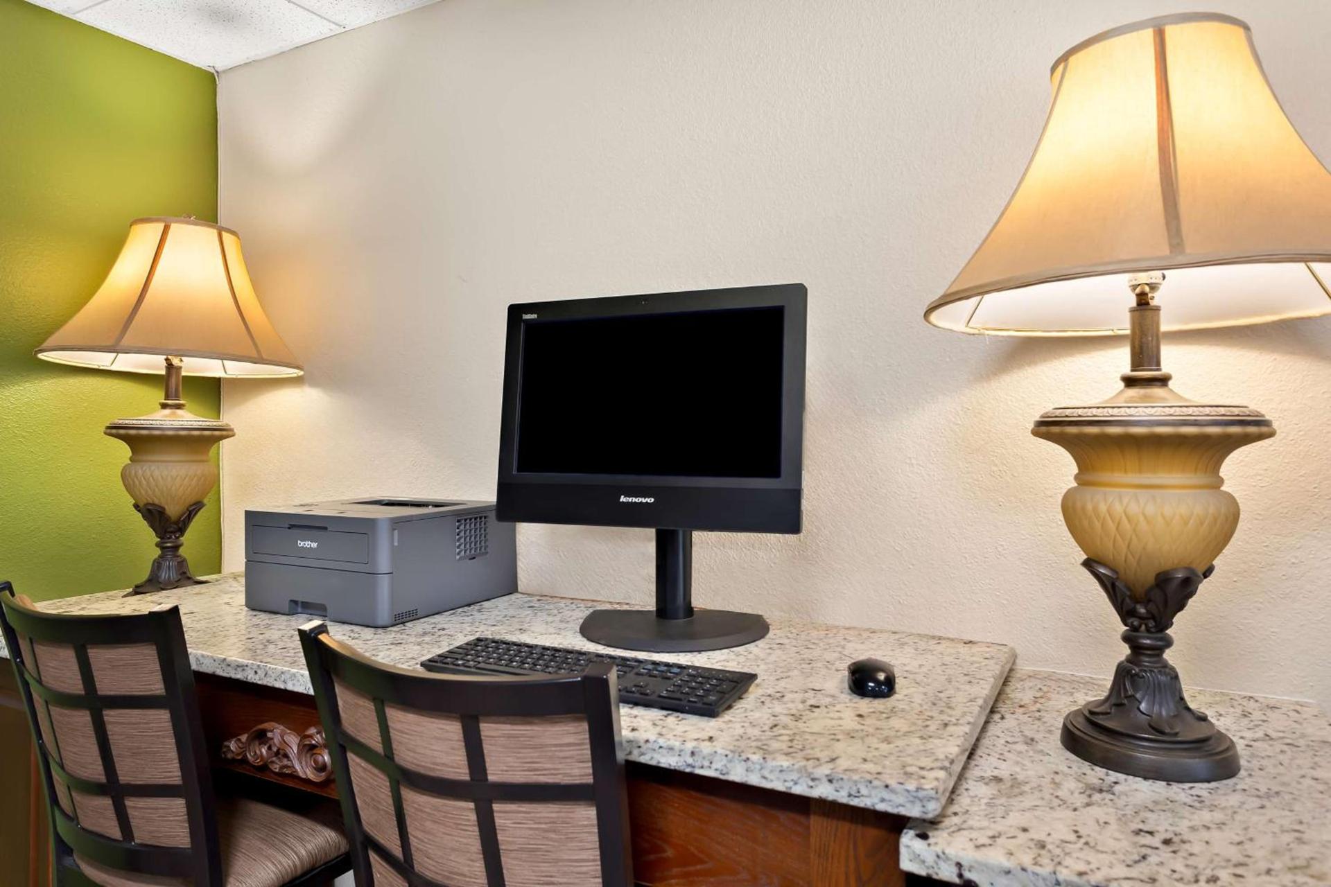 Rodeway Inn photo 22