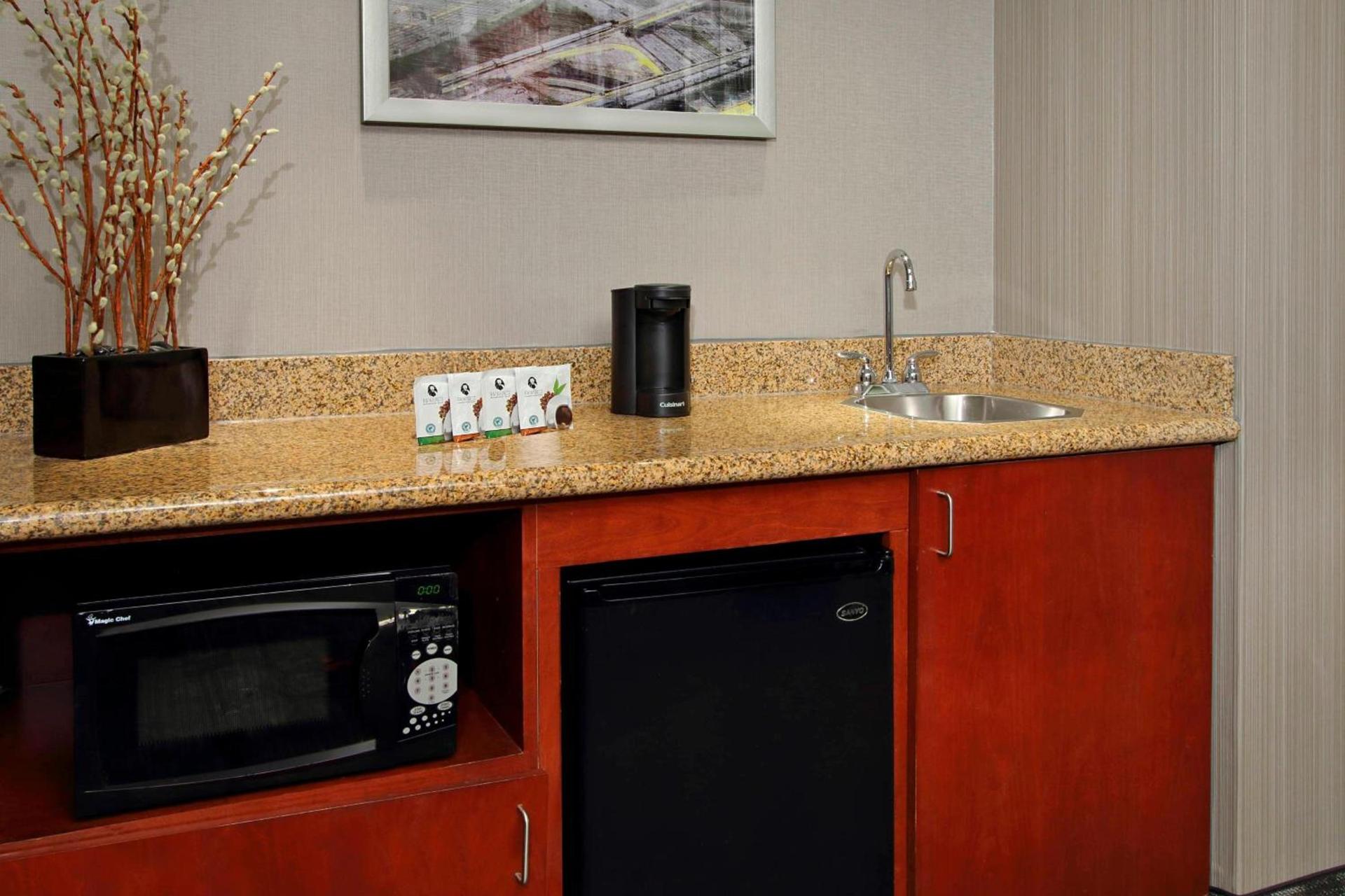 Courtyard by Marriott Atlanta Airport West photo 15