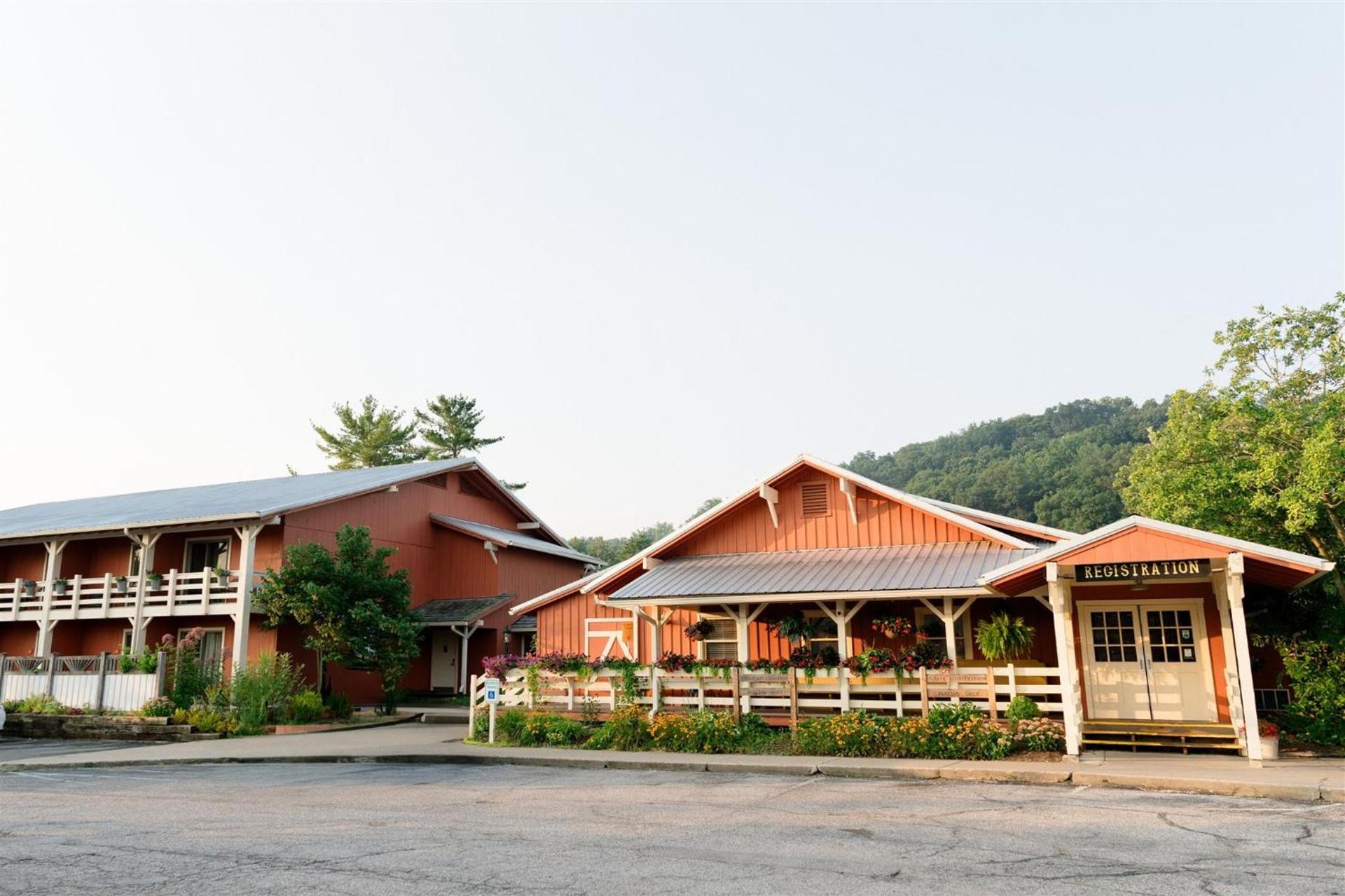 Brown County Inn photo 3
